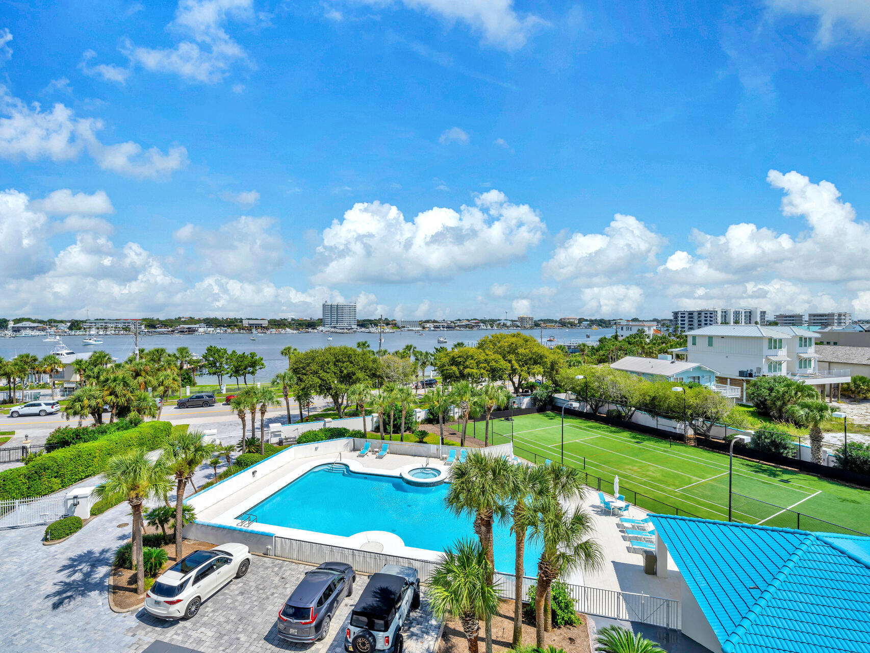 ULTIMATE CONDO THE - Residential