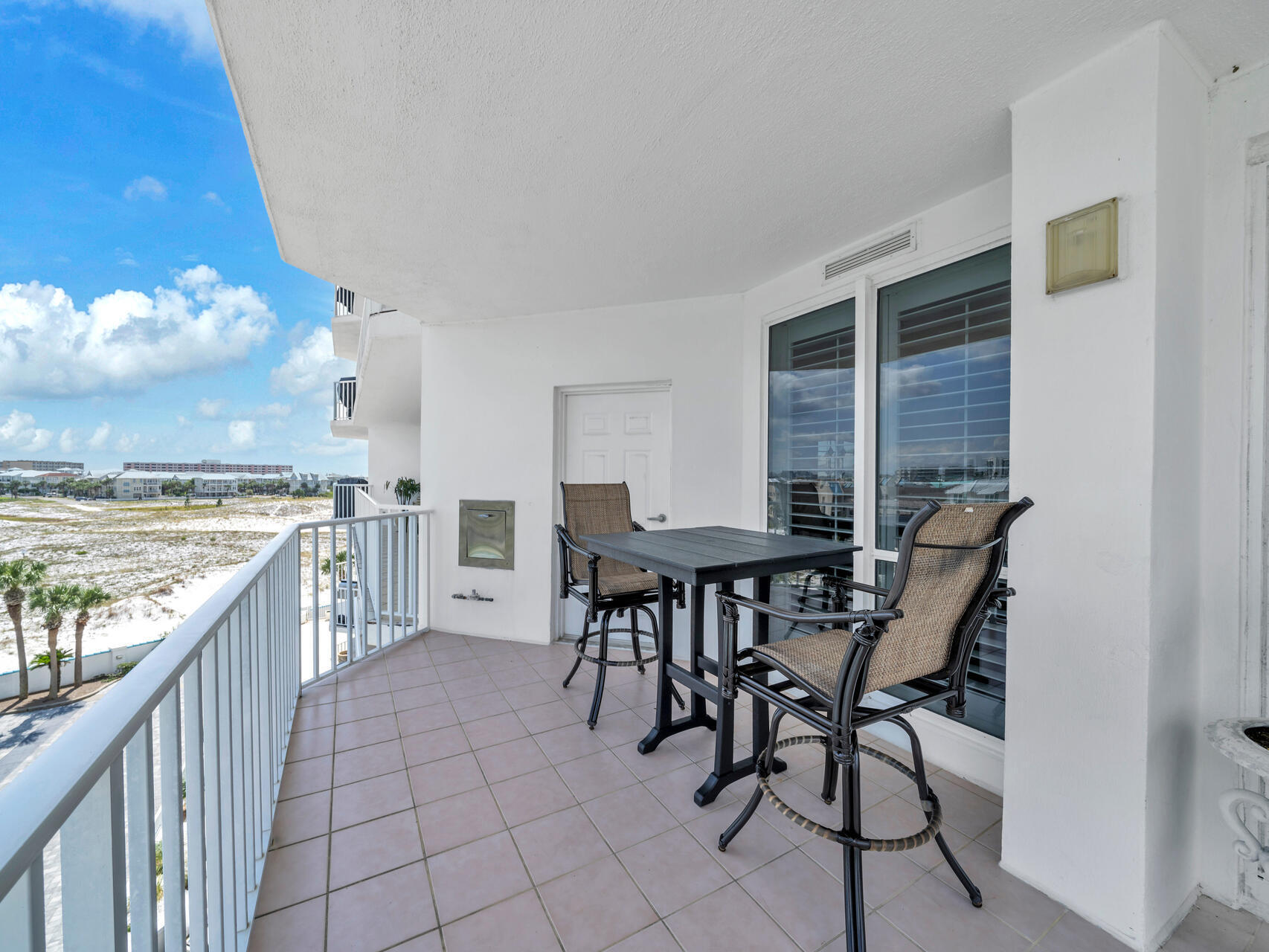 ULTIMATE CONDO THE - Residential