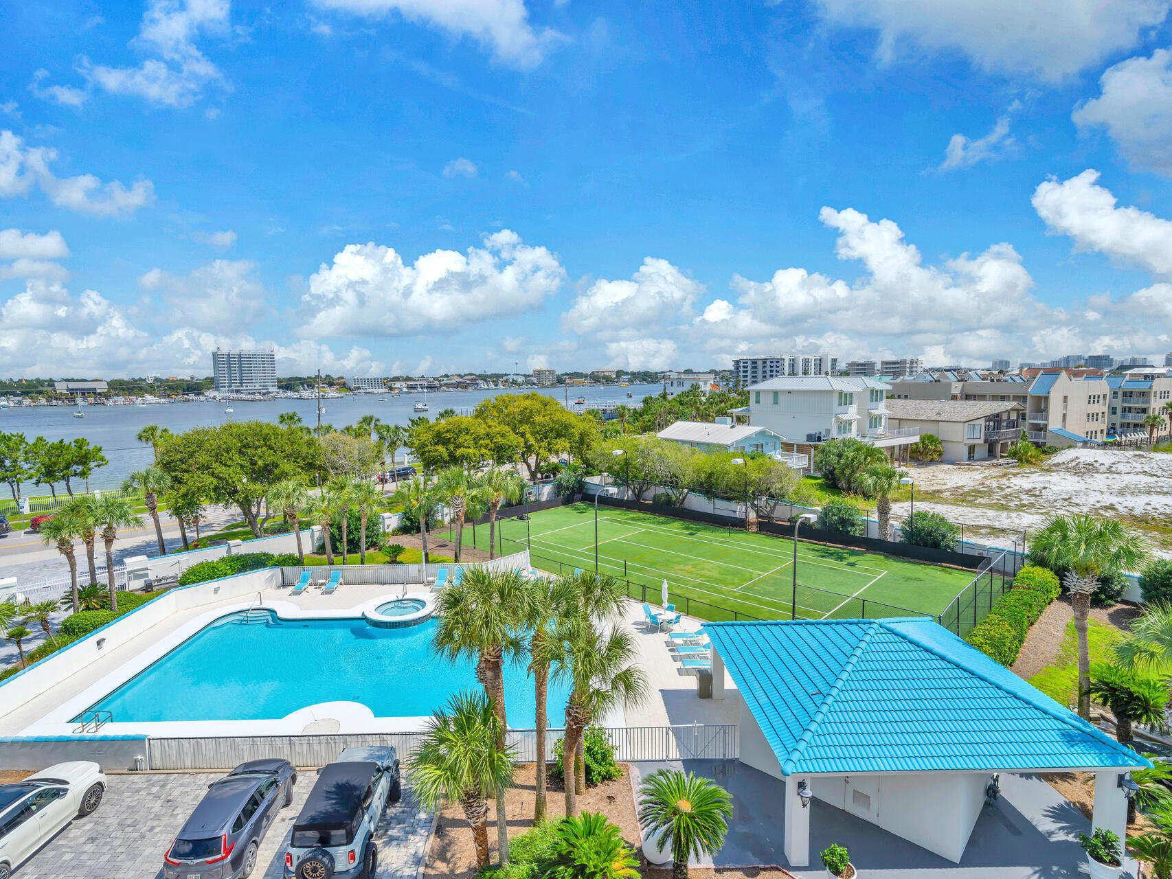 ULTIMATE CONDO THE - Residential