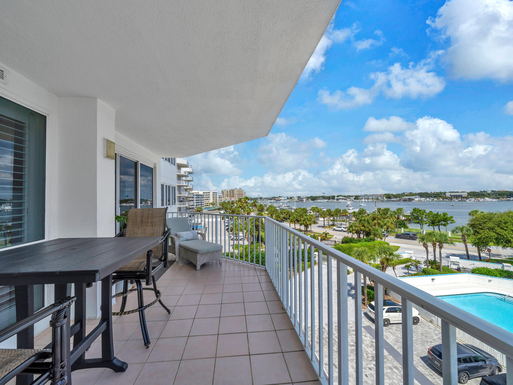 ULTIMATE CONDO THE - Residential
