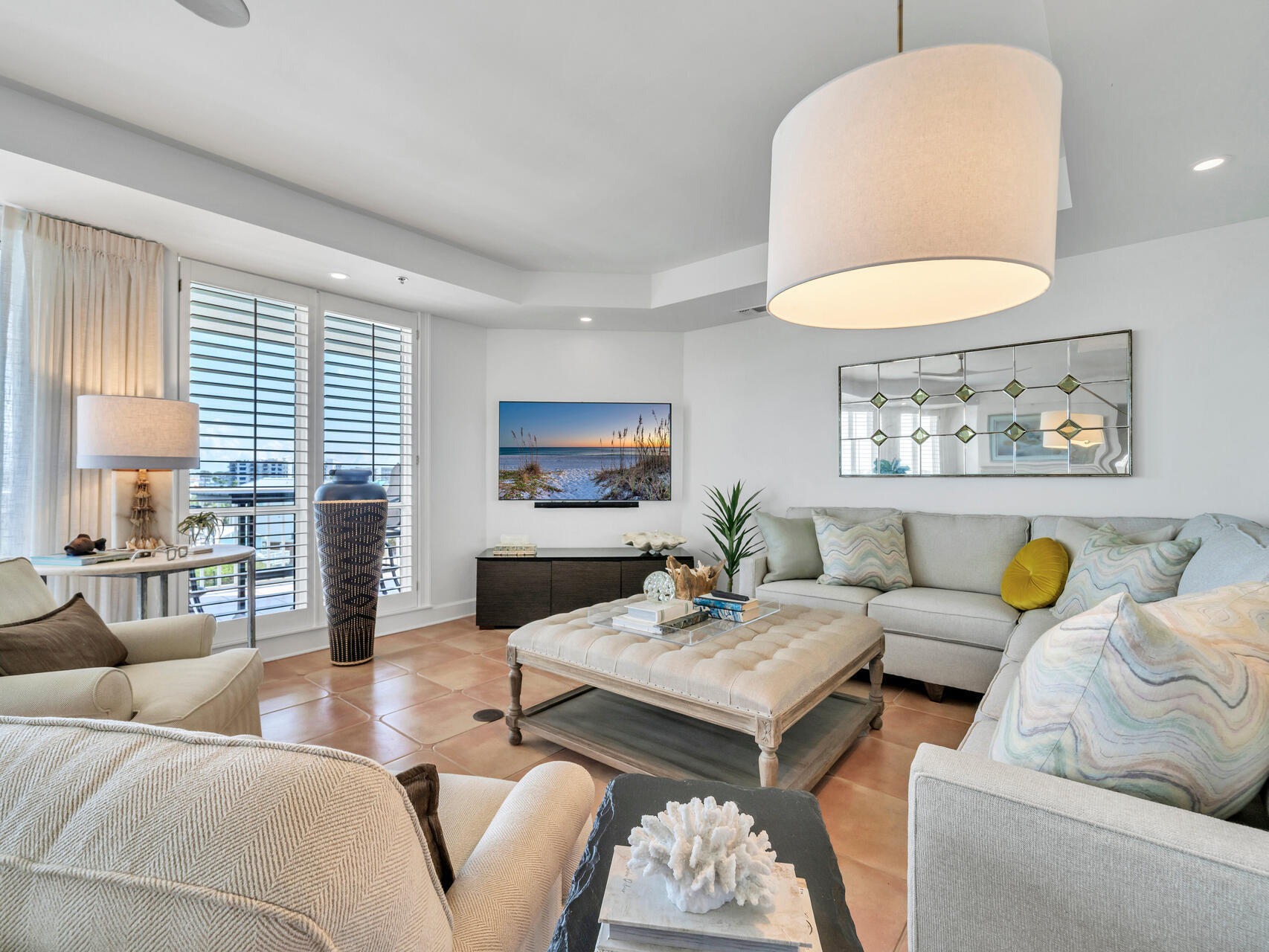 ULTIMATE CONDO THE - Residential