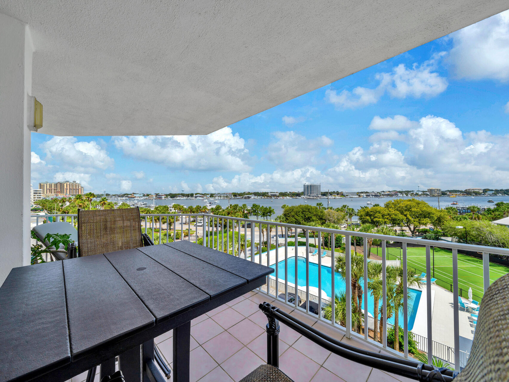 ULTIMATE CONDO THE - Residential
