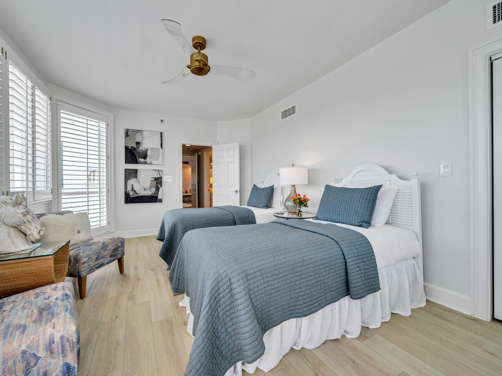 ULTIMATE CONDO THE - Residential