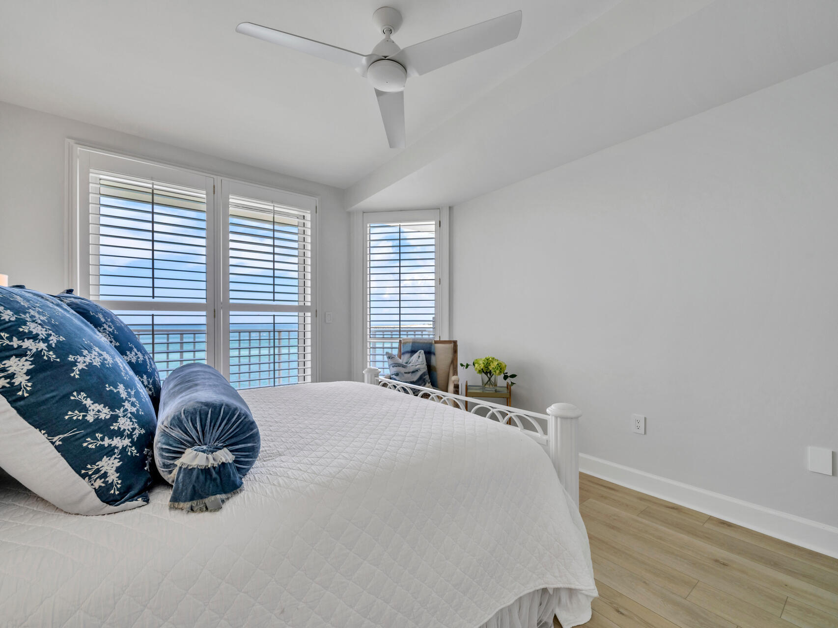 ULTIMATE CONDO THE - Residential