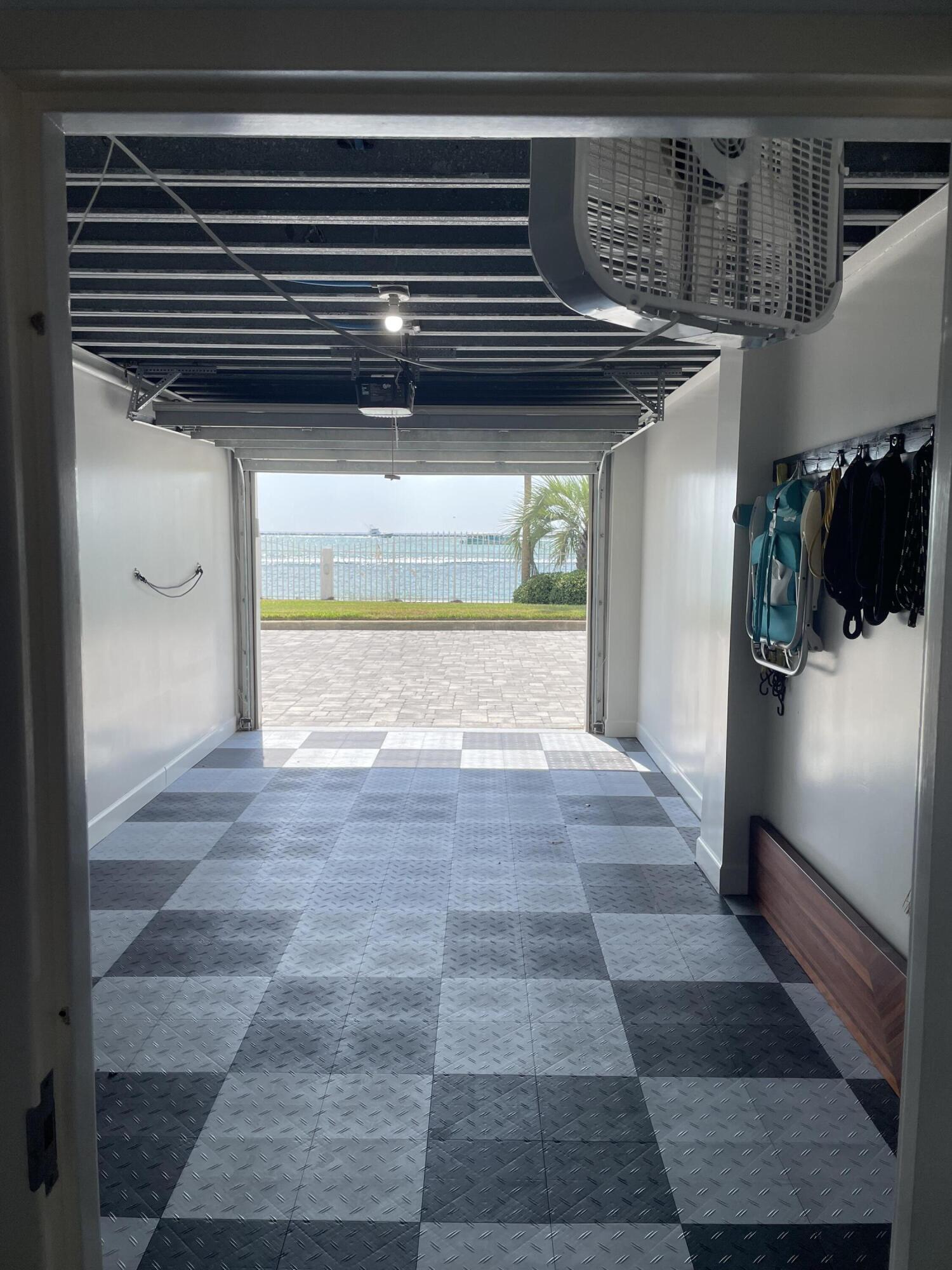 ULTIMATE CONDO THE - Residential