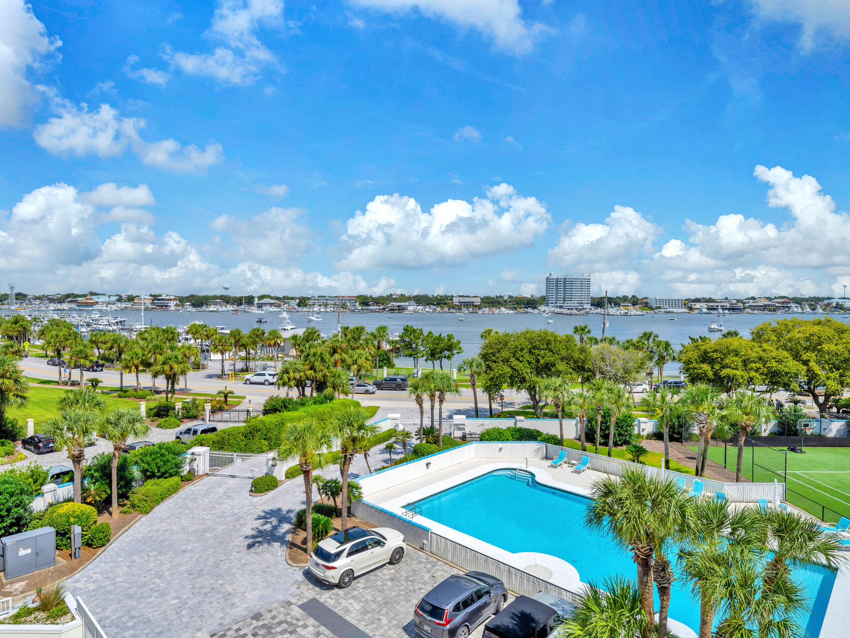 ULTIMATE CONDO THE - Residential