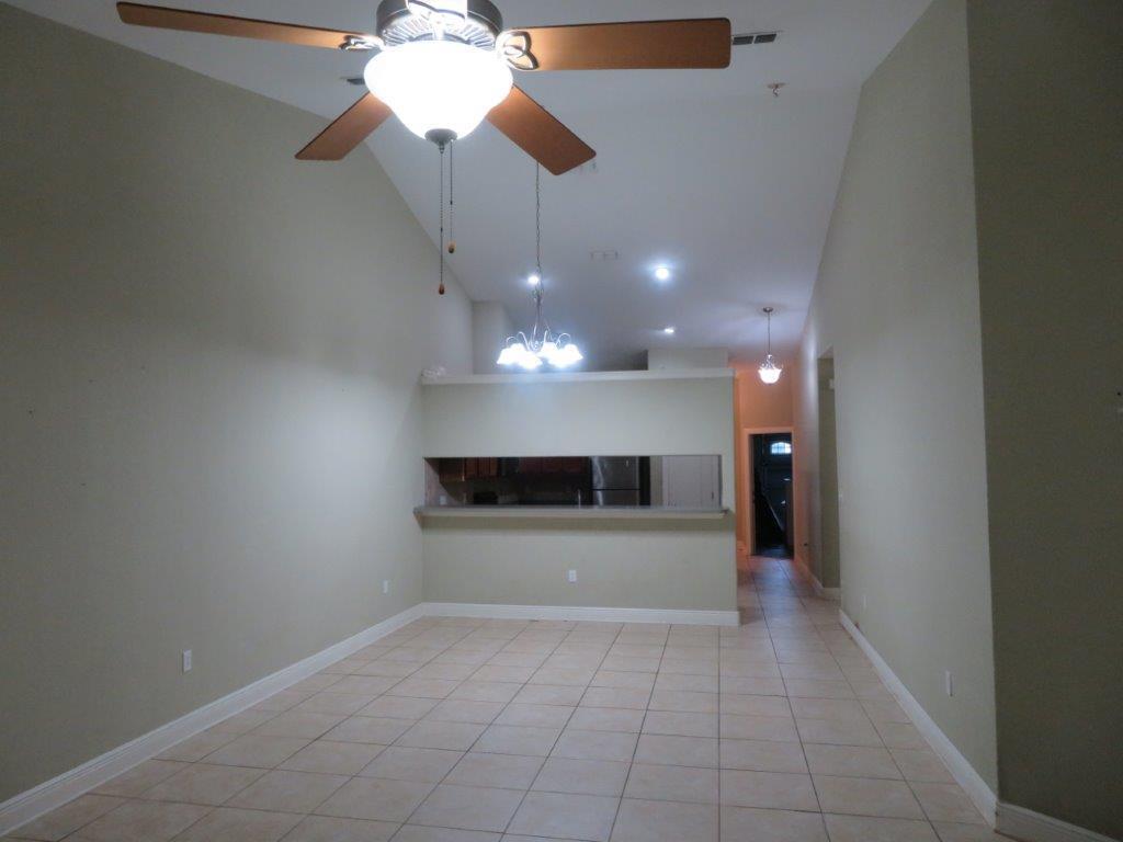 DIAMOND LAKES - Residential