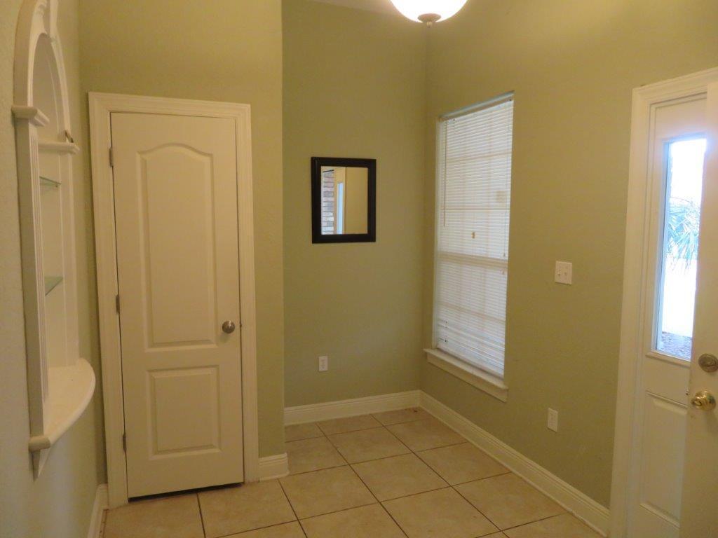 DIAMOND LAKES - Residential