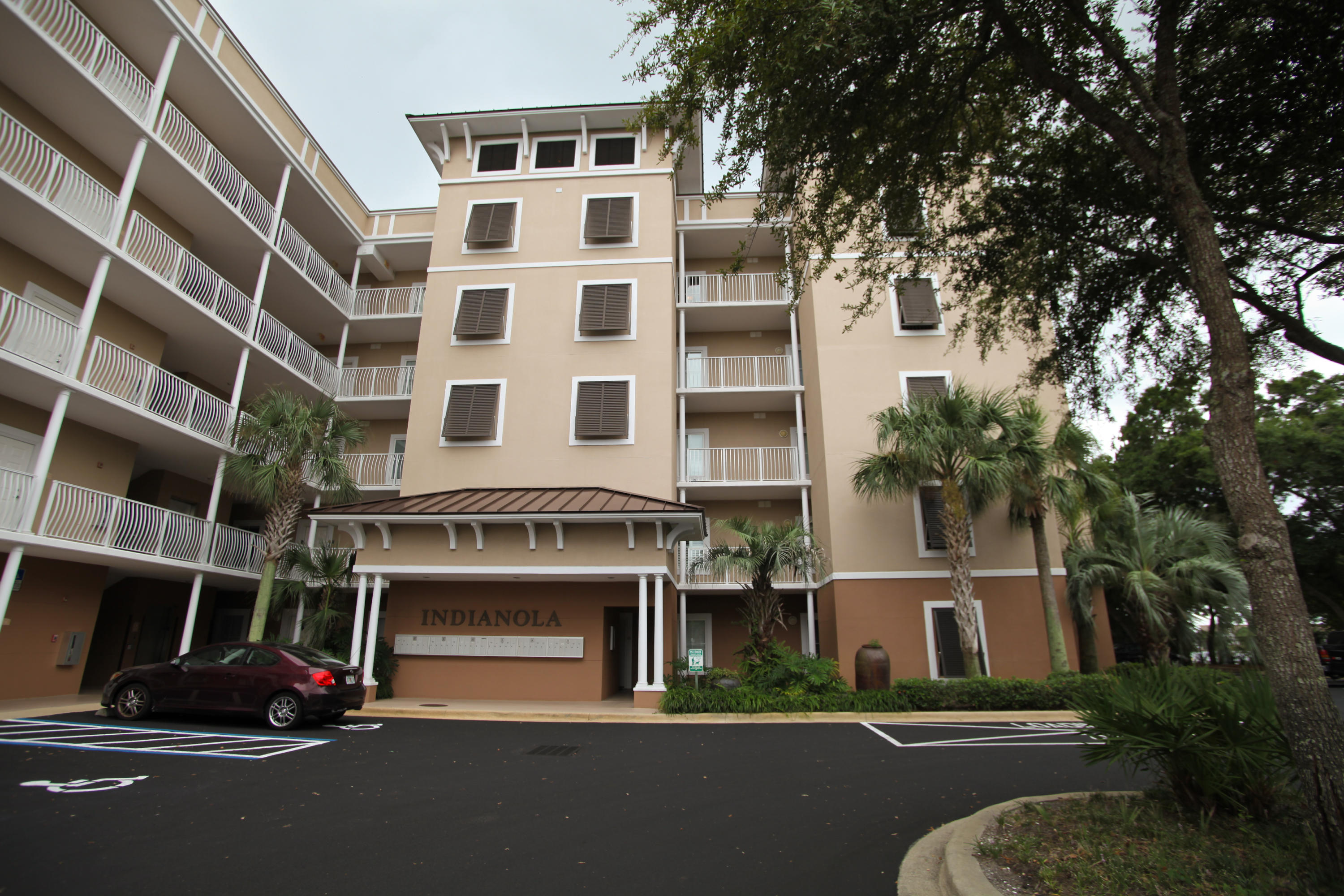 INDIANOLA ON THE WATER - Residential