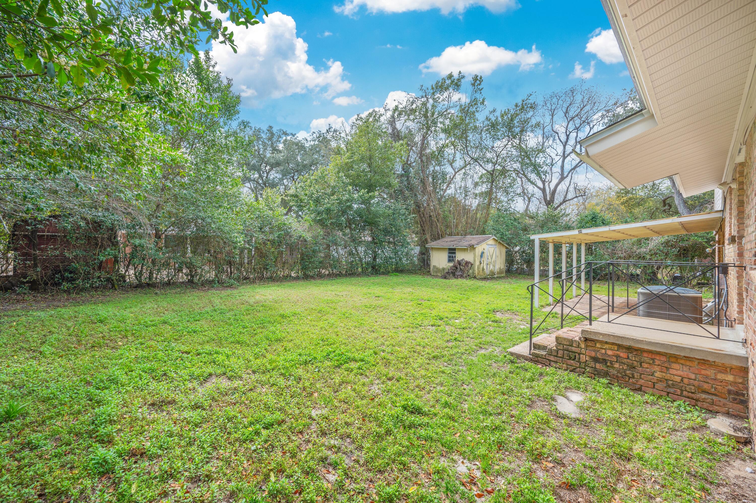 BAYOU WOODS 1ST ADDN - Residential