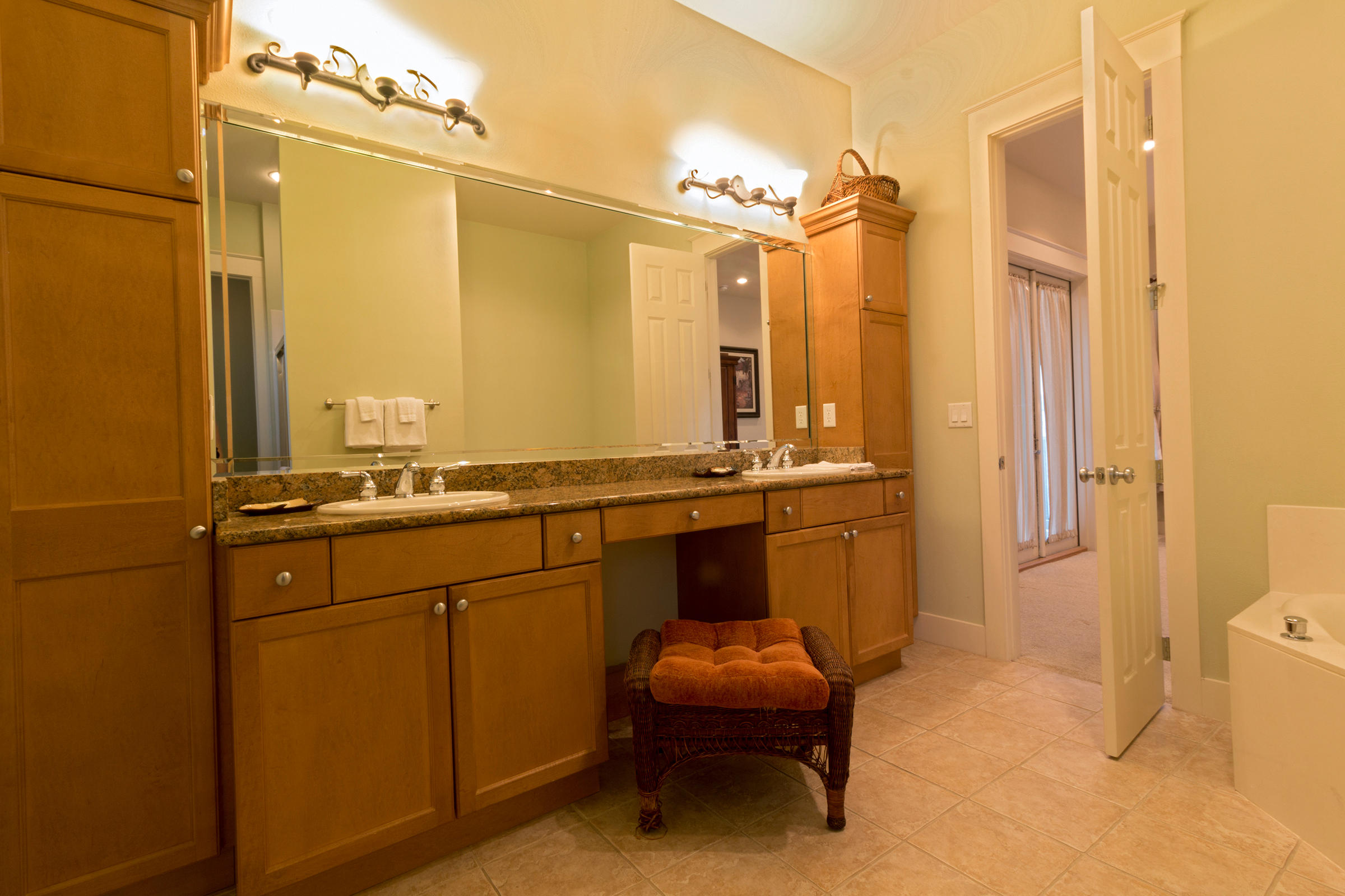 SUMMER'S EDGE - Residential