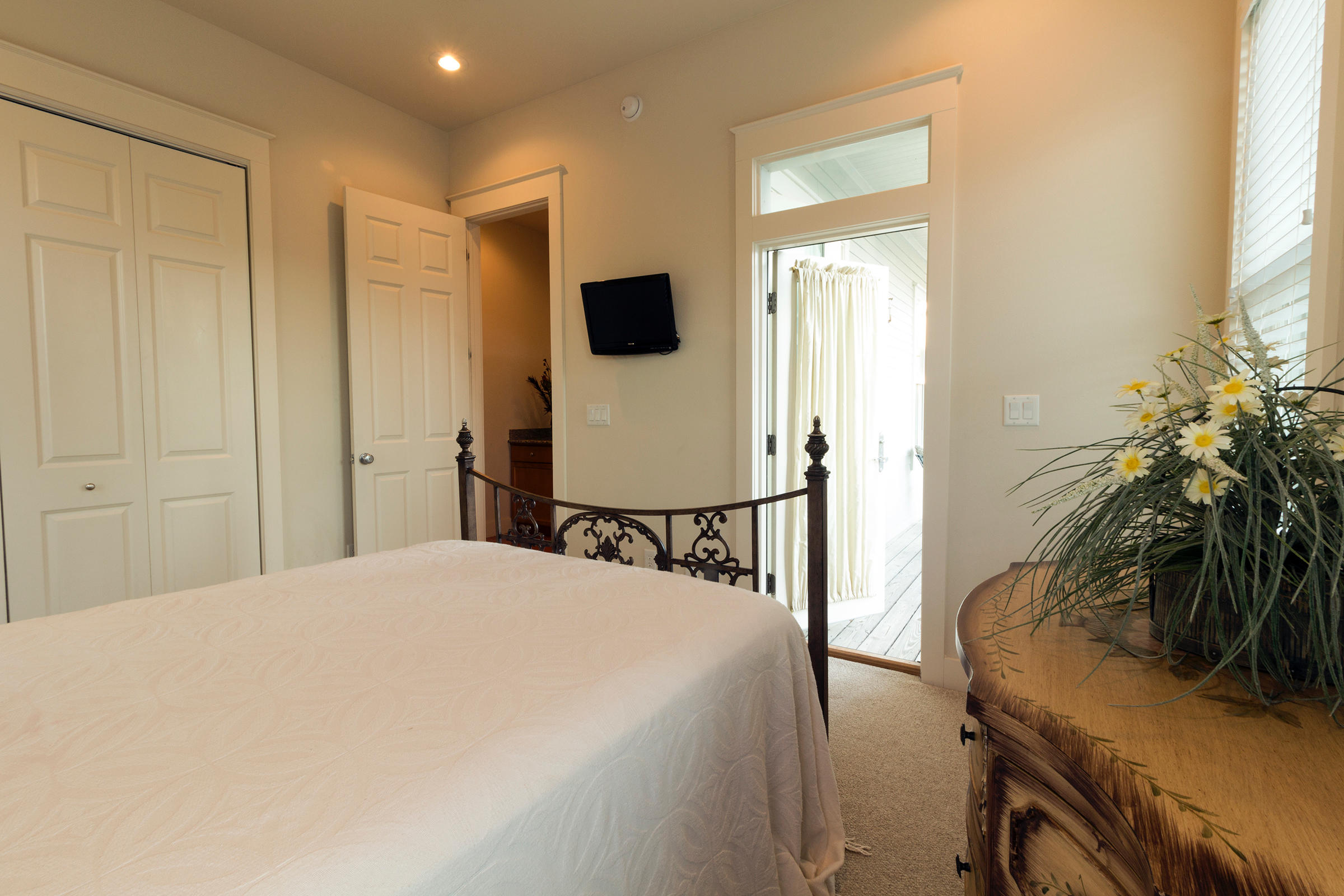 SUMMER'S EDGE - Residential