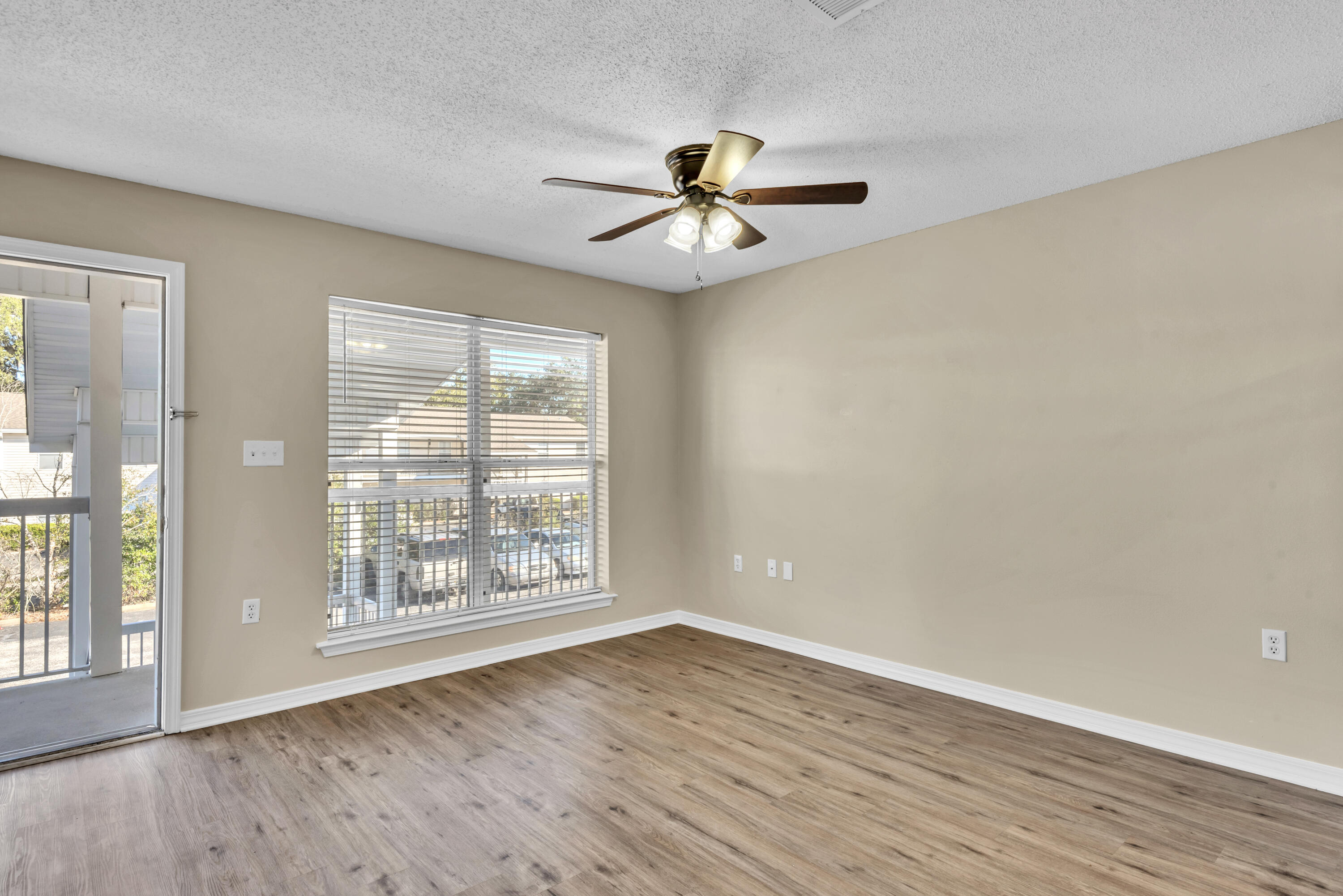 ROCKPORT APPARTMENTS - Residential Lease