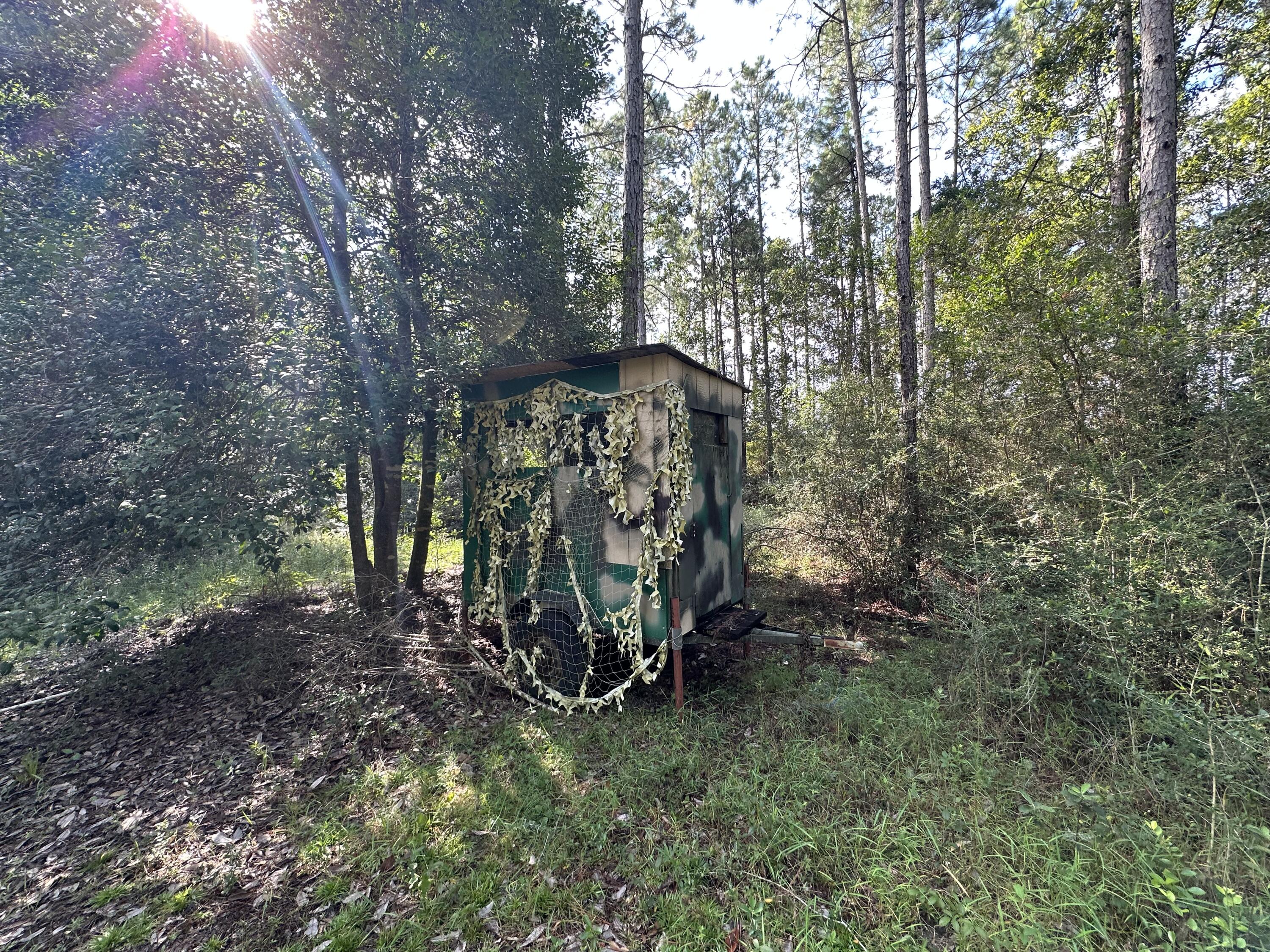 METES & BOUNDS - Land