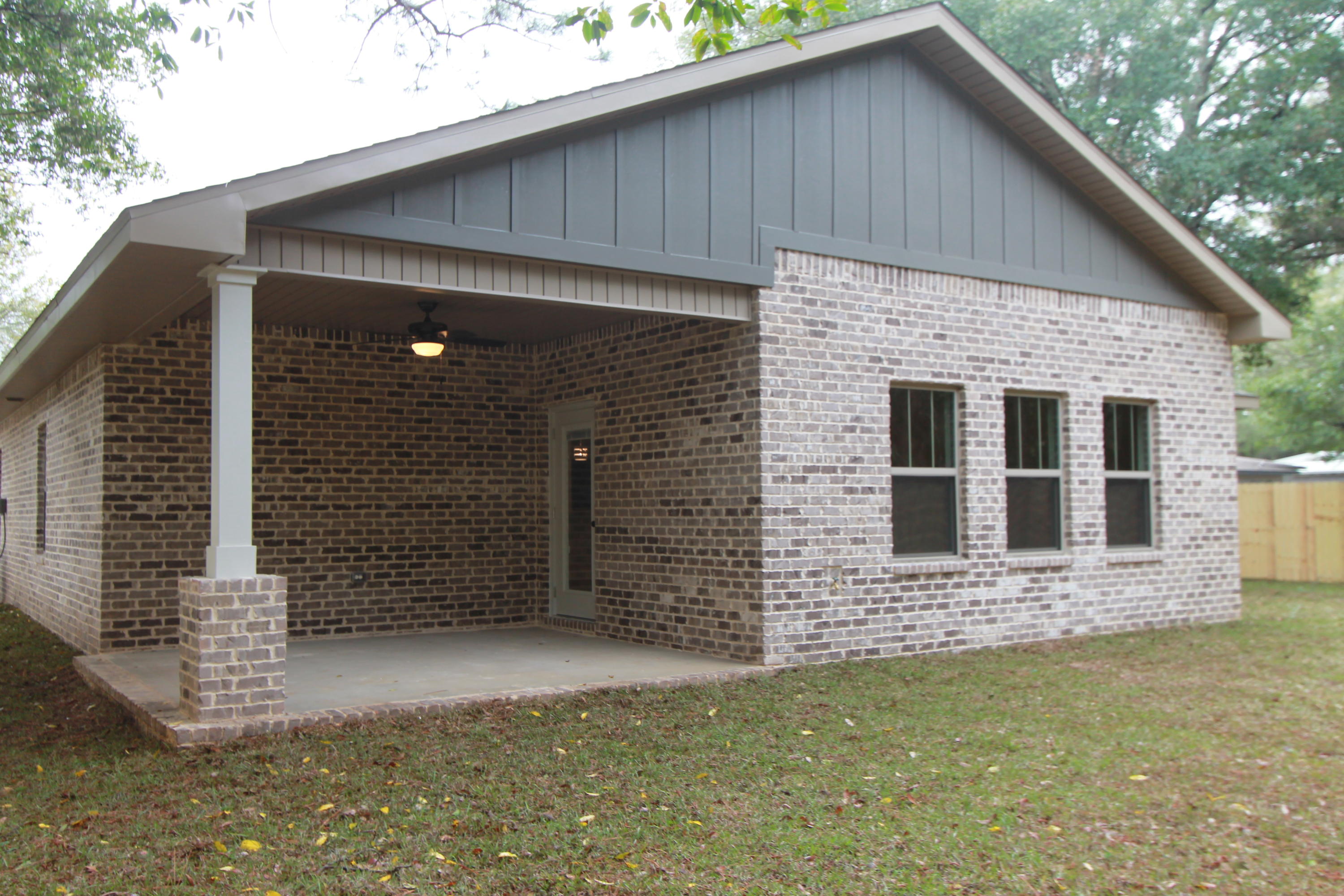 ELLIOTTS POINT - Residential