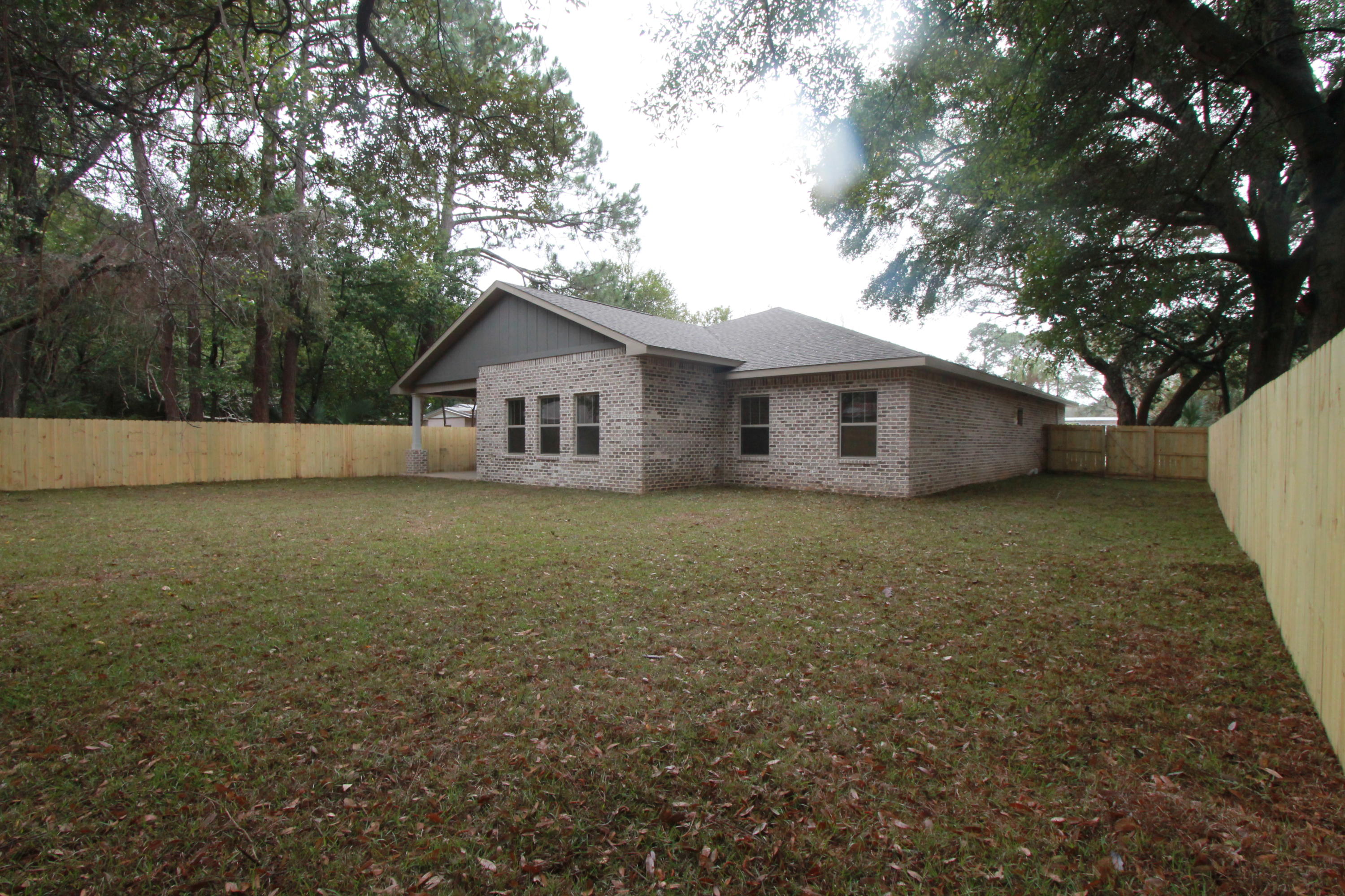 ELLIOTTS POINT - Residential