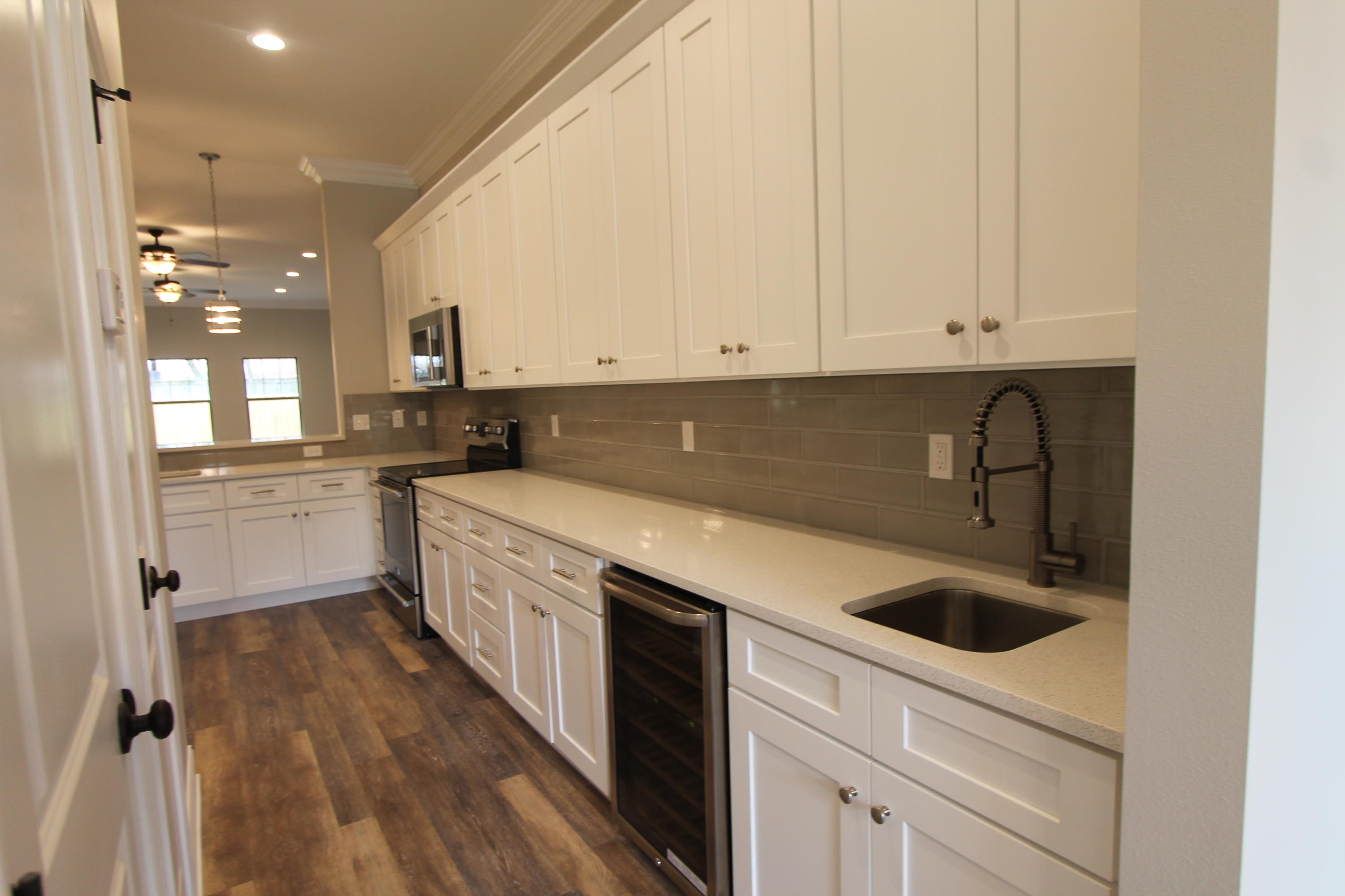 ELLIOTTS POINT - Residential