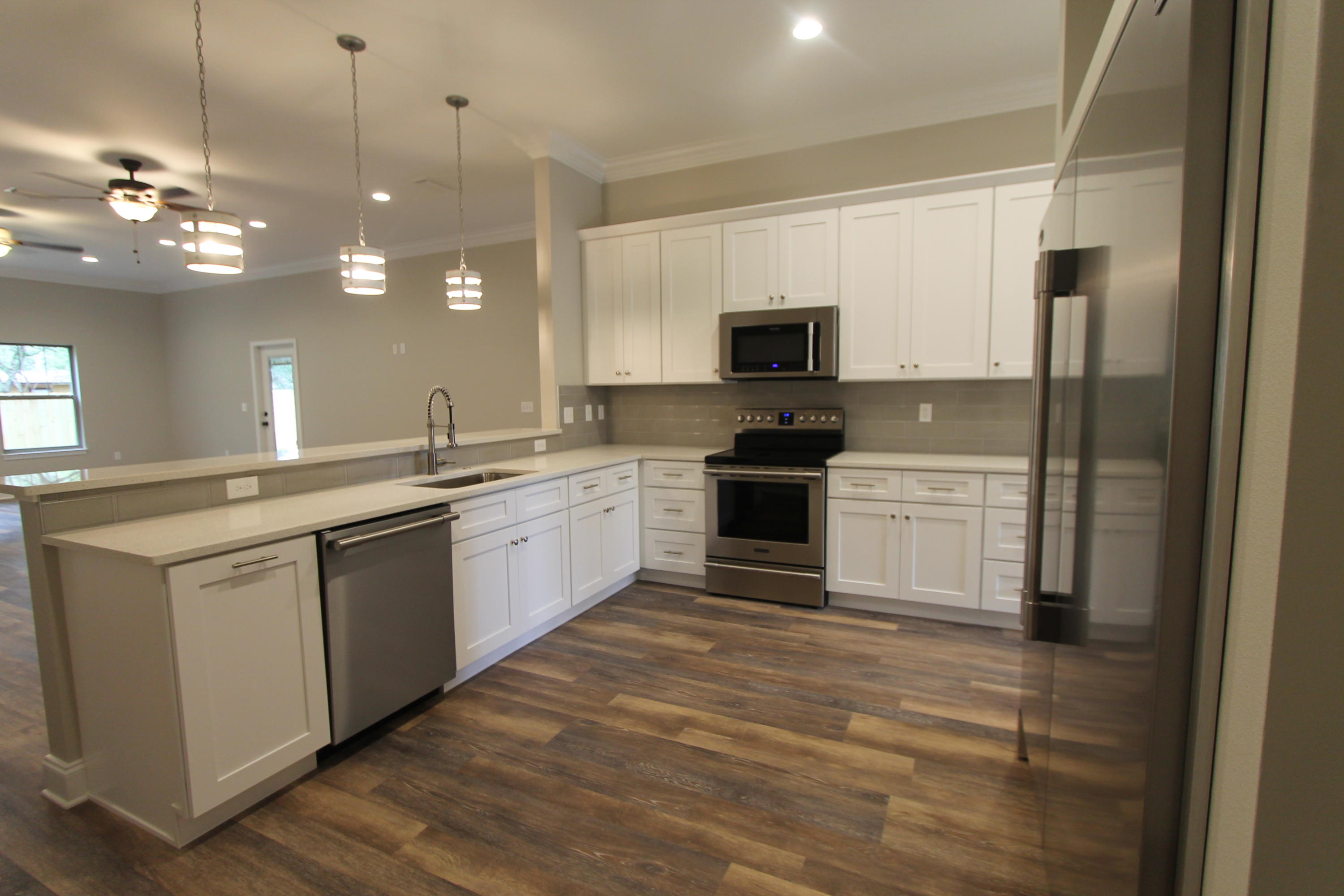 ELLIOTTS POINT - Residential
