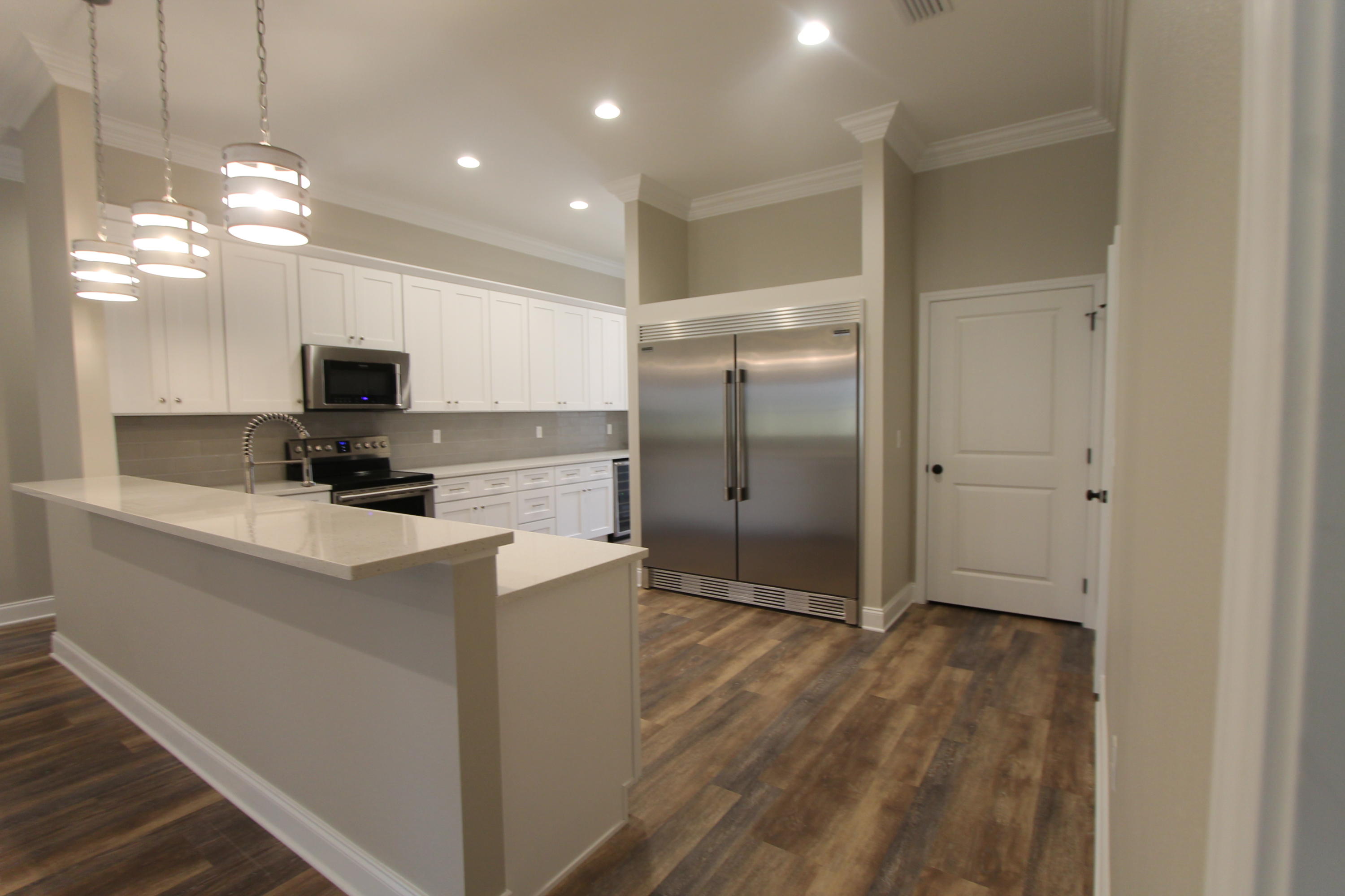 ELLIOTTS POINT - Residential