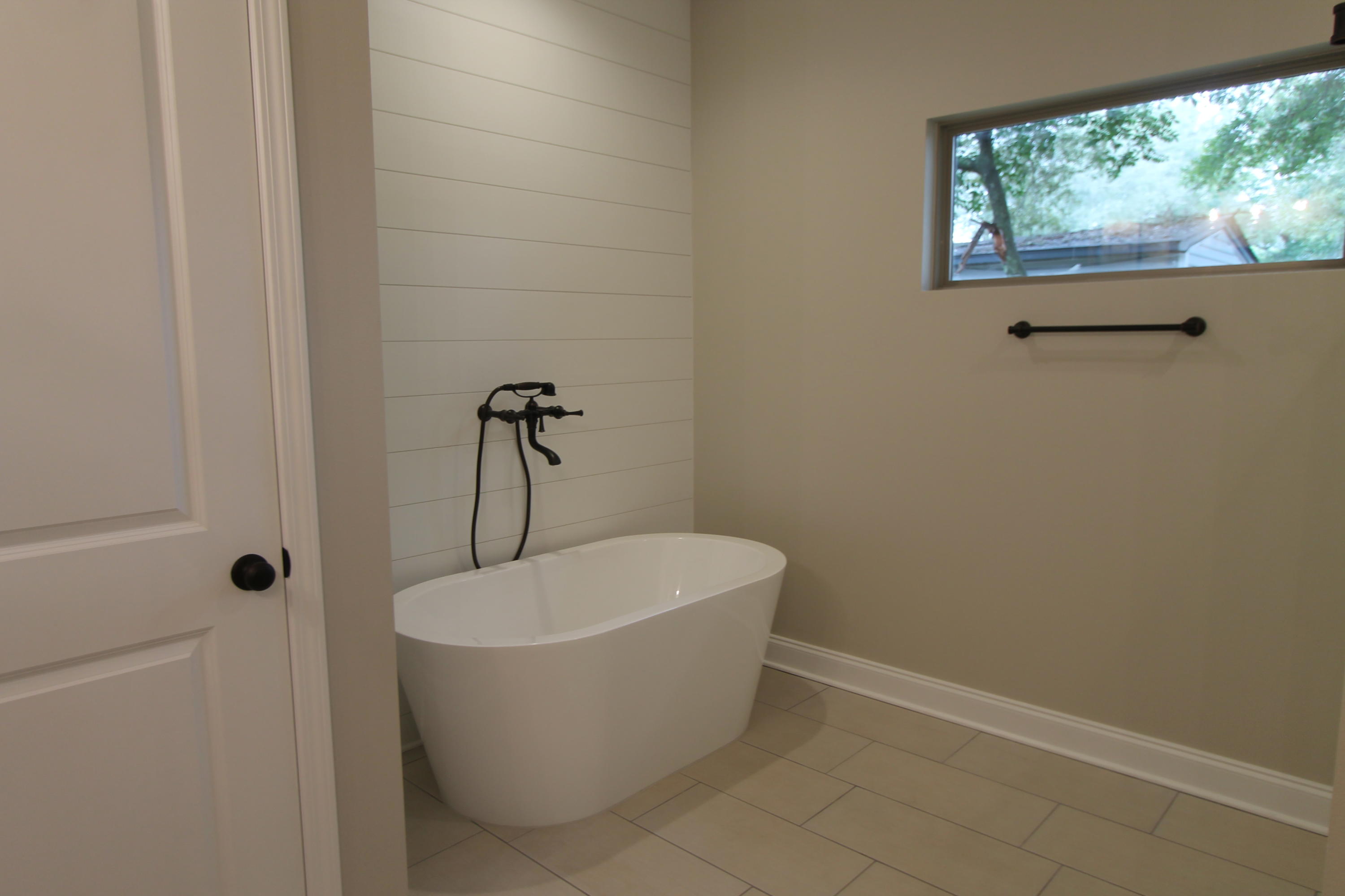 ELLIOTTS POINT - Residential