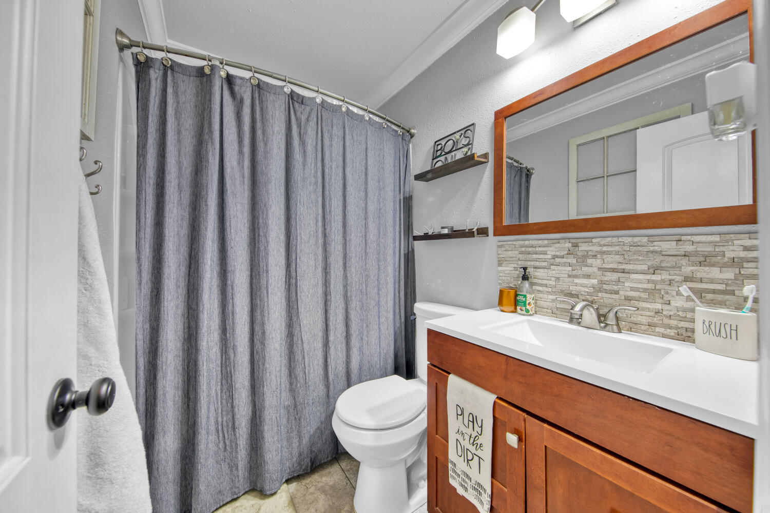 BAYOU WOODS - Residential