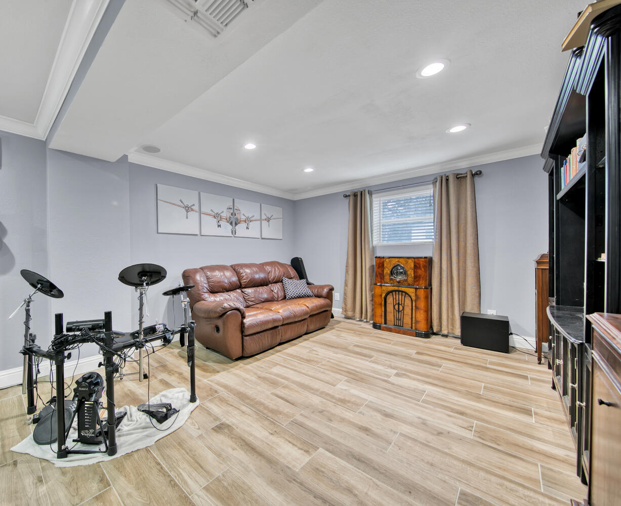 BAYOU WOODS - Residential