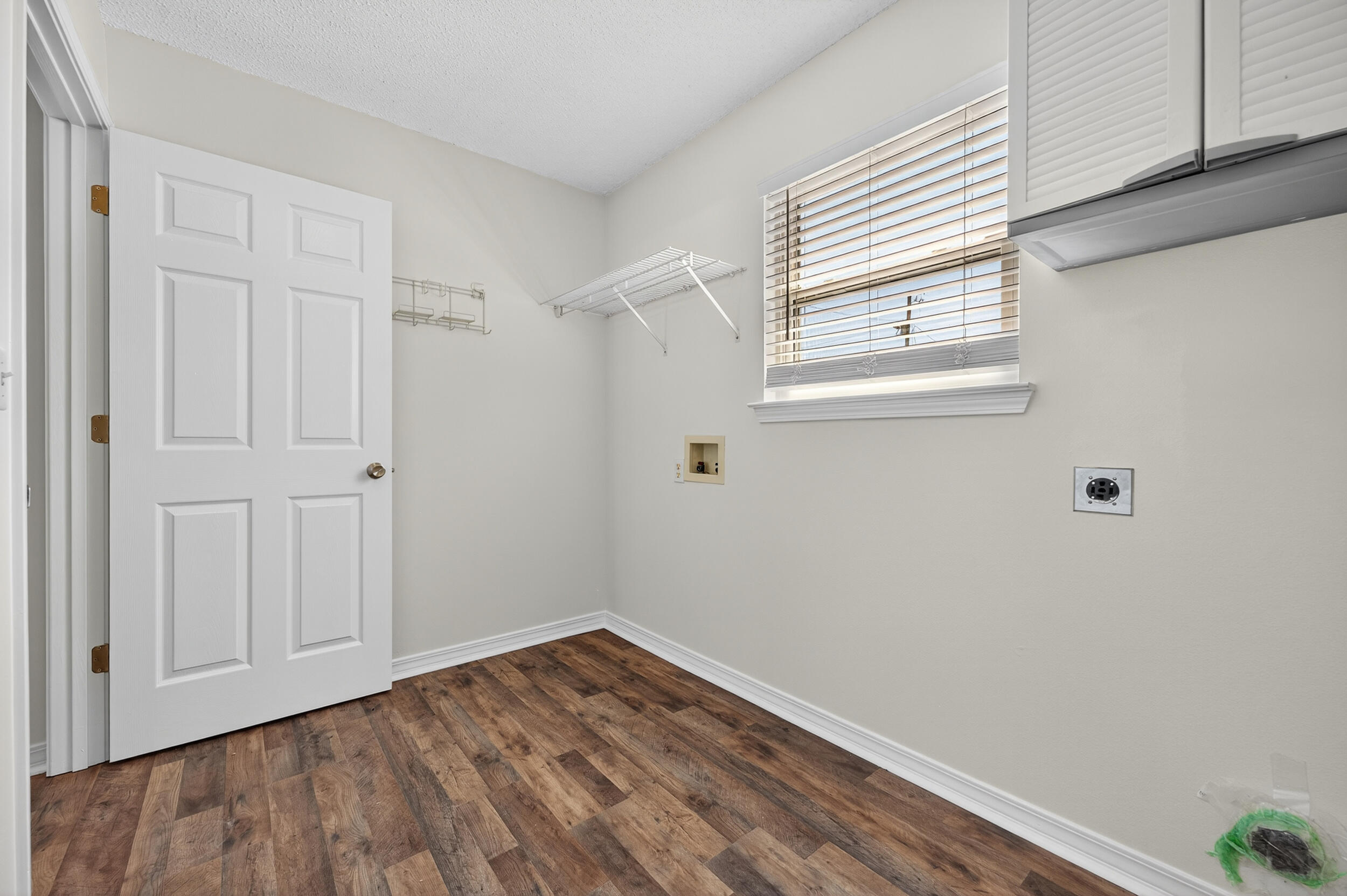 COUNTRYVIEW ESTATES 7TH ADDN - Residential