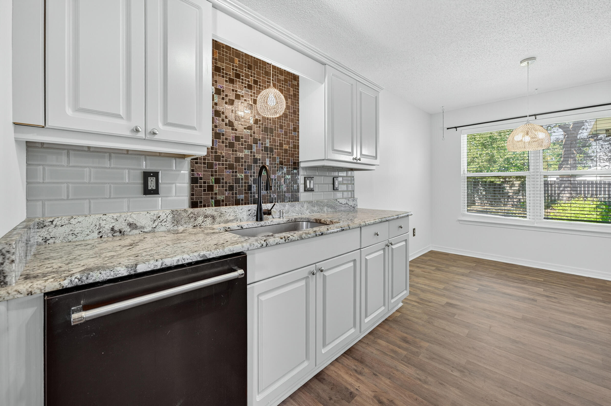 COUNTRYVIEW ESTATES 7TH ADDN - Residential