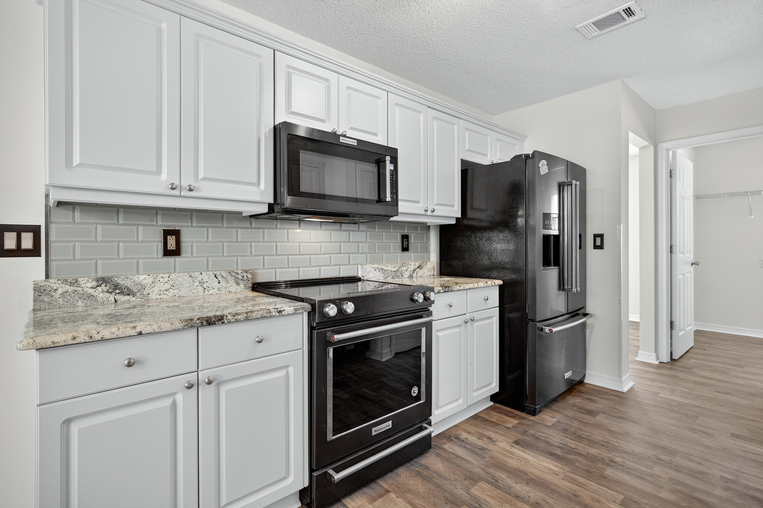 COUNTRYVIEW ESTATES 7TH ADDN - Residential