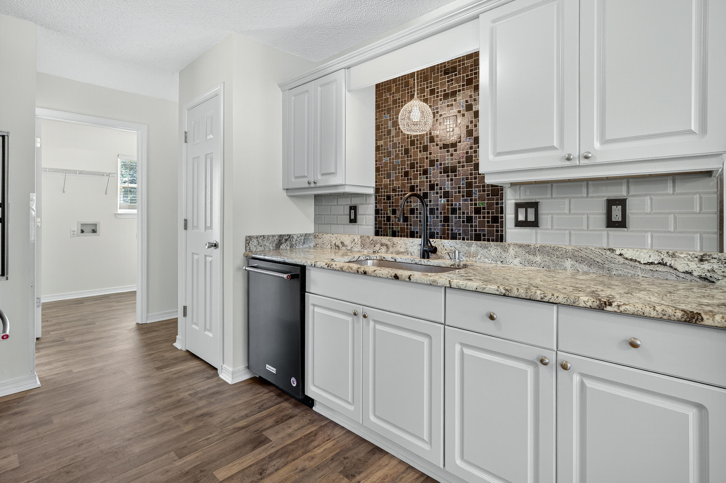 COUNTRYVIEW ESTATES 7TH ADDN - Residential