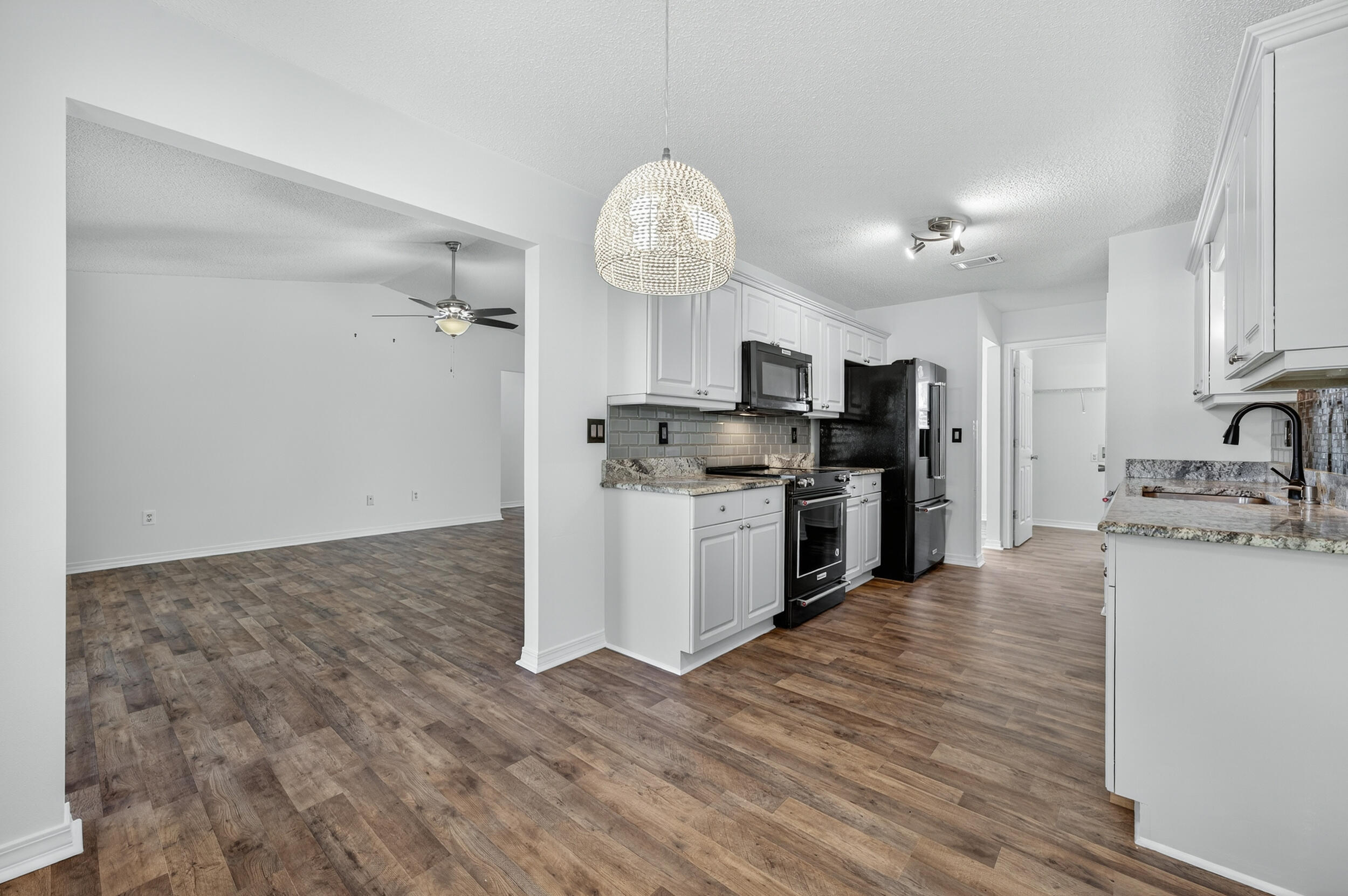 COUNTRYVIEW ESTATES 7TH ADDN - Residential