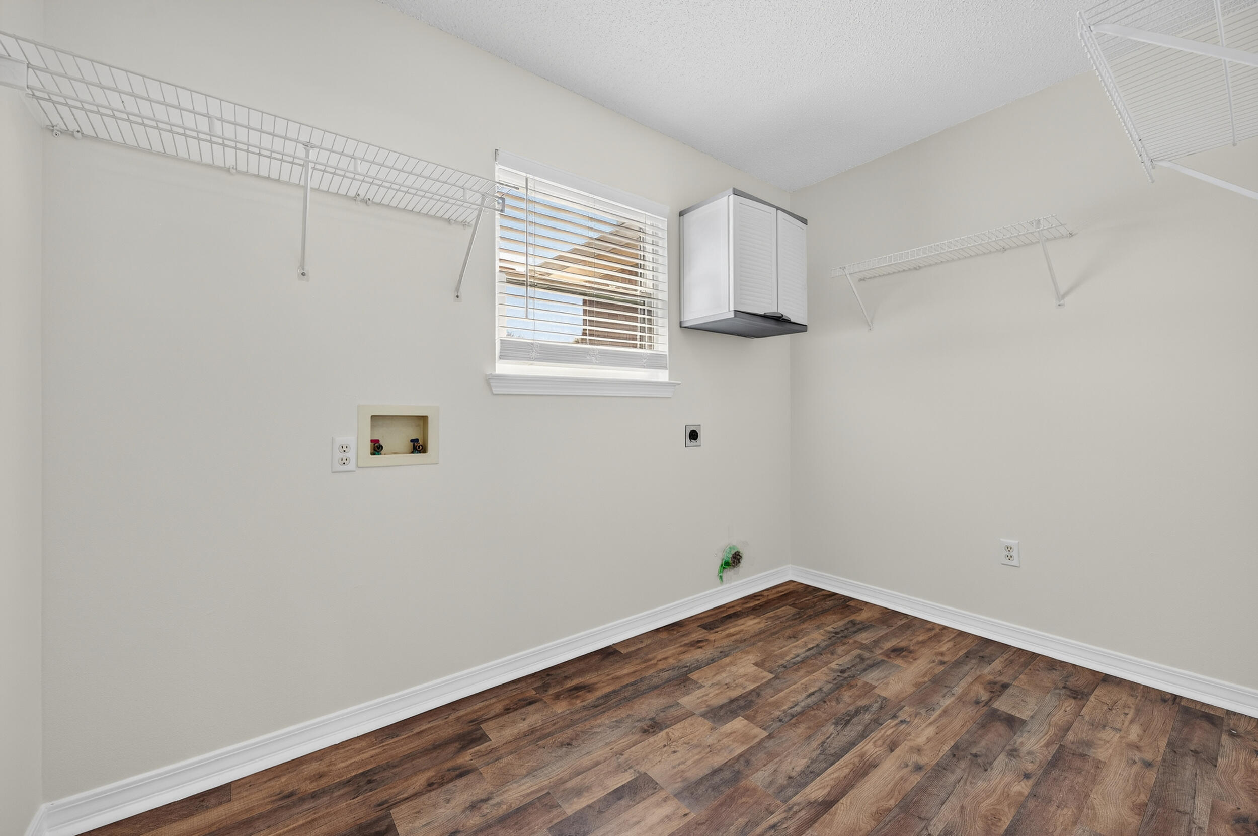 COUNTRYVIEW ESTATES 7TH ADDN - Residential