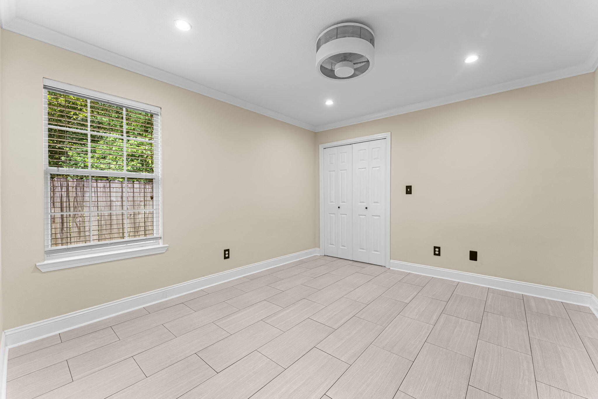 LAUDERHILL - Residential