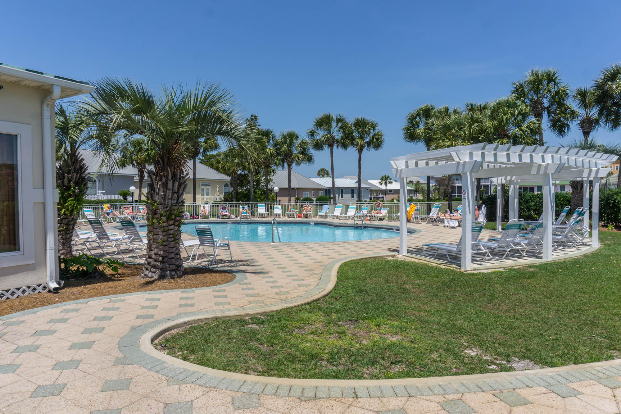 MARAVILLA CONDO 1 - Residential