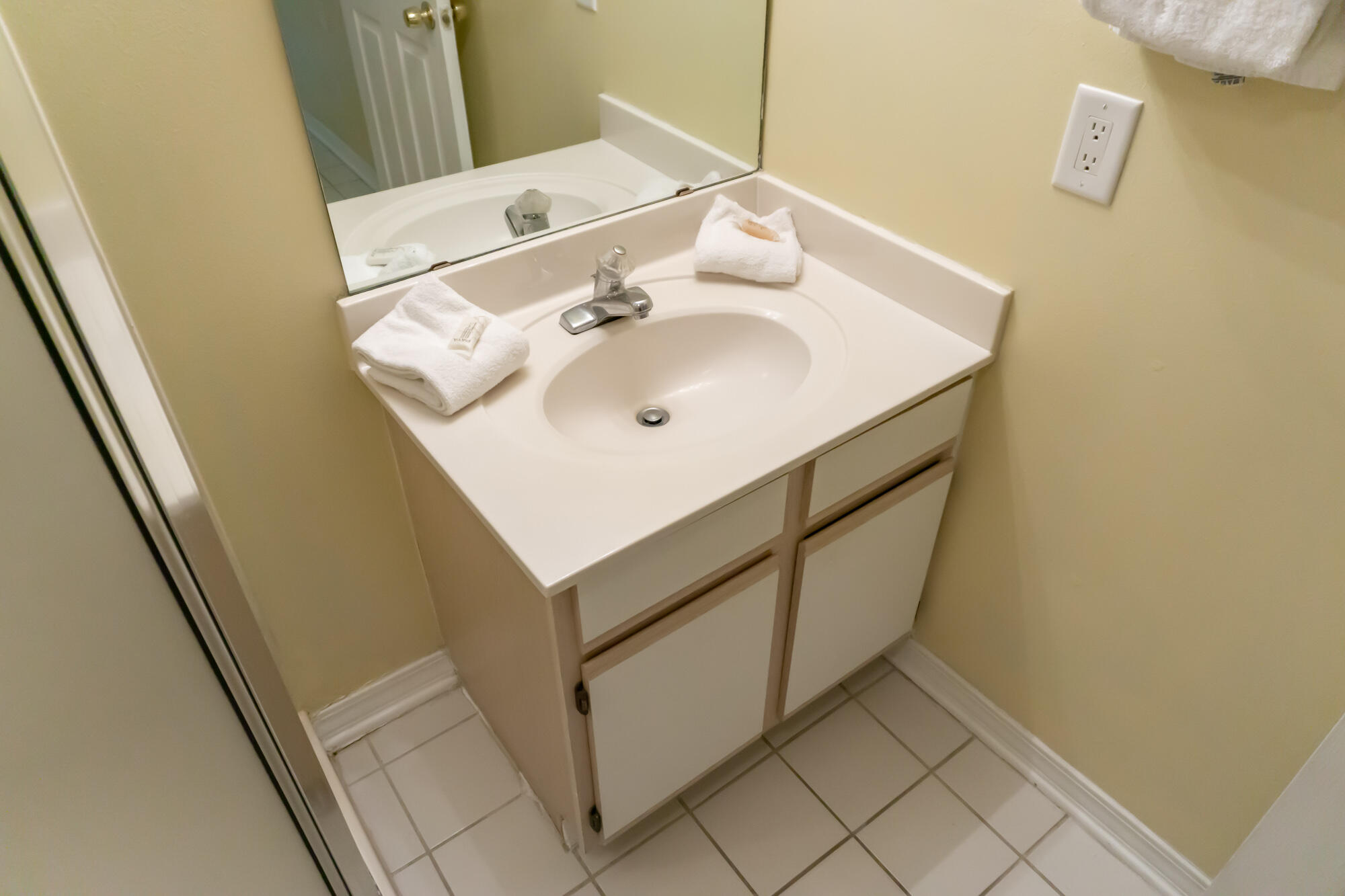 MARAVILLA CONDO 1 - Residential