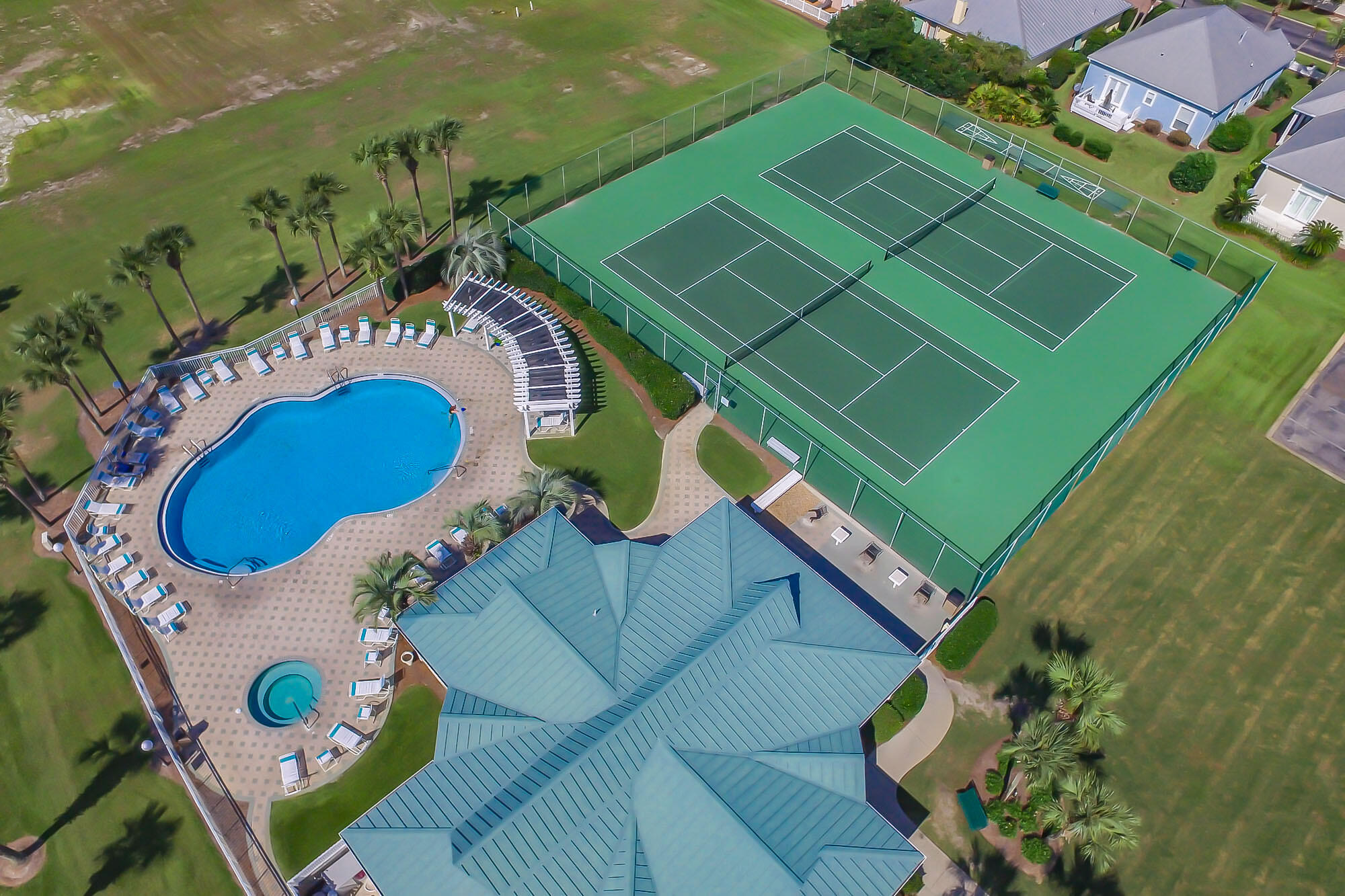 MARAVILLA CONDO 1 - Residential