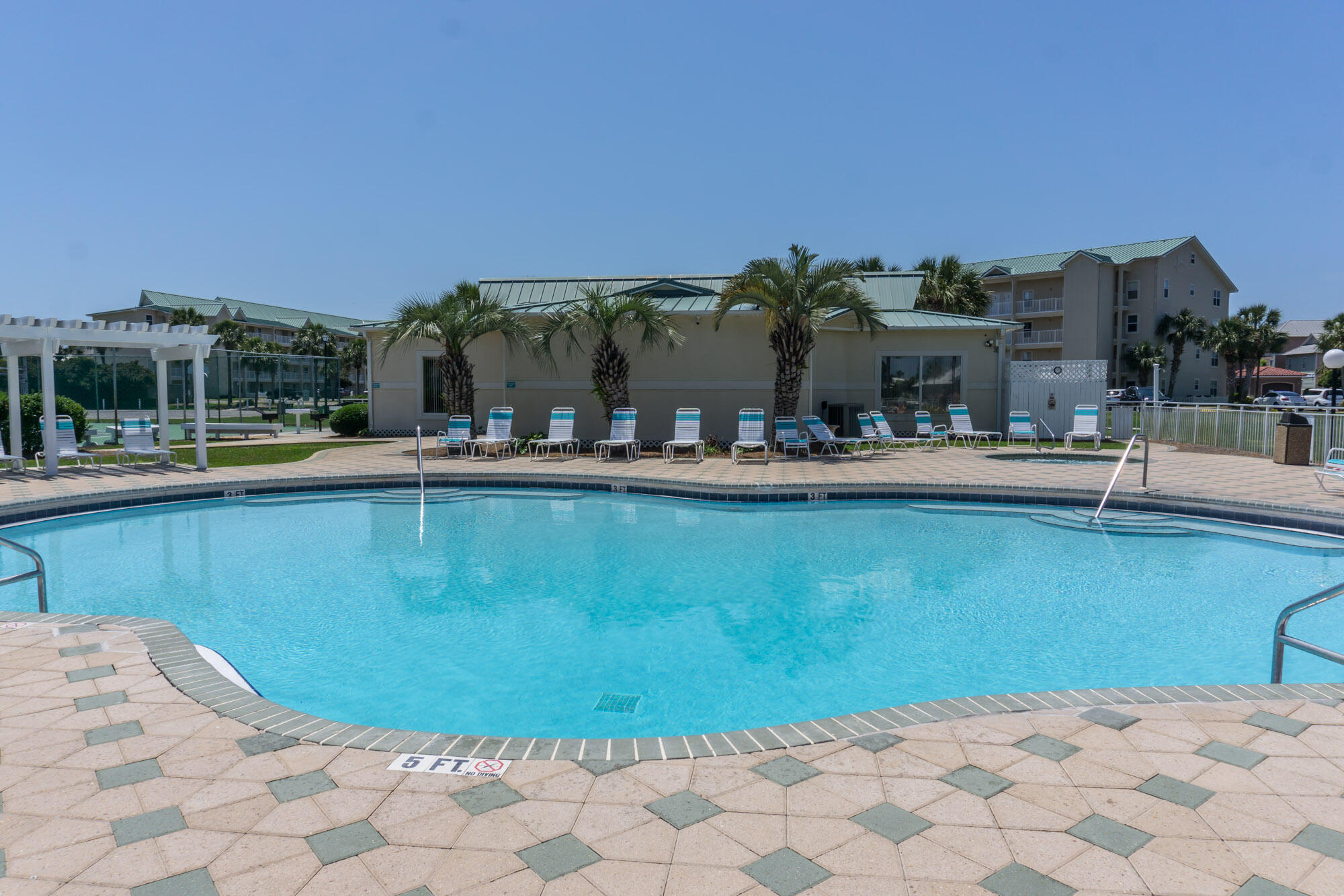 MARAVILLA CONDO 1 - Residential