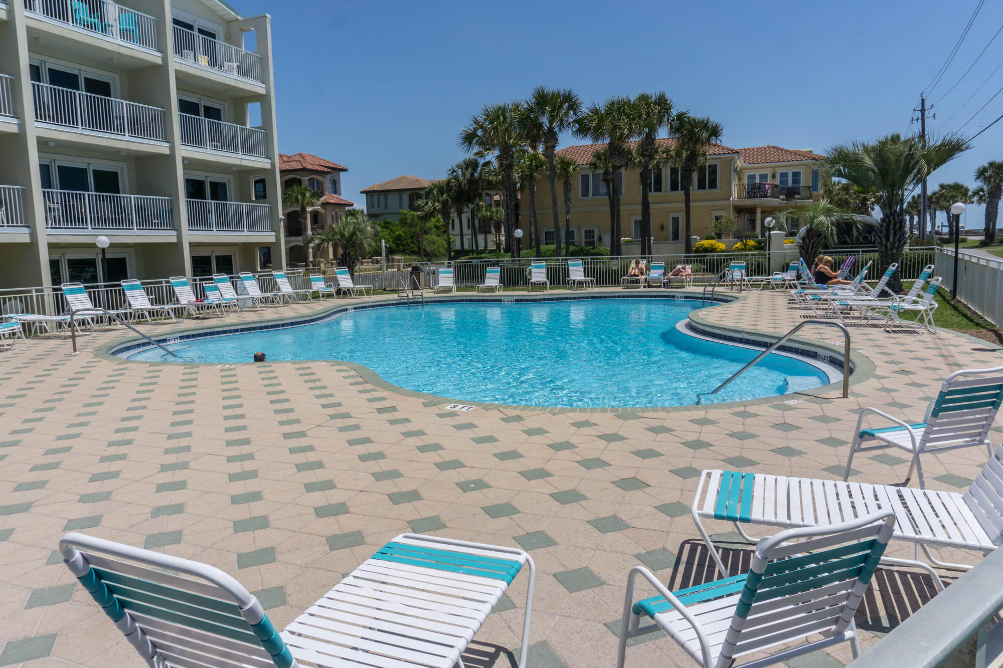 MARAVILLA CONDO 1 - Residential