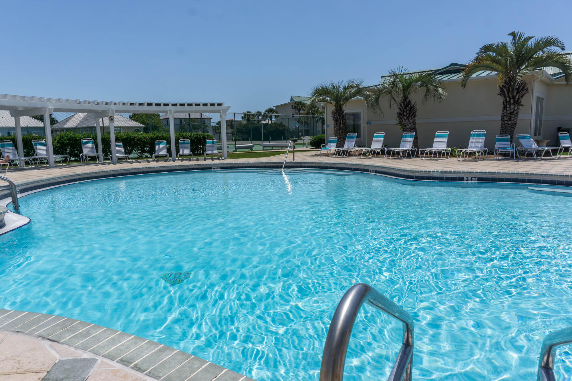 MARAVILLA CONDO 1 - Residential