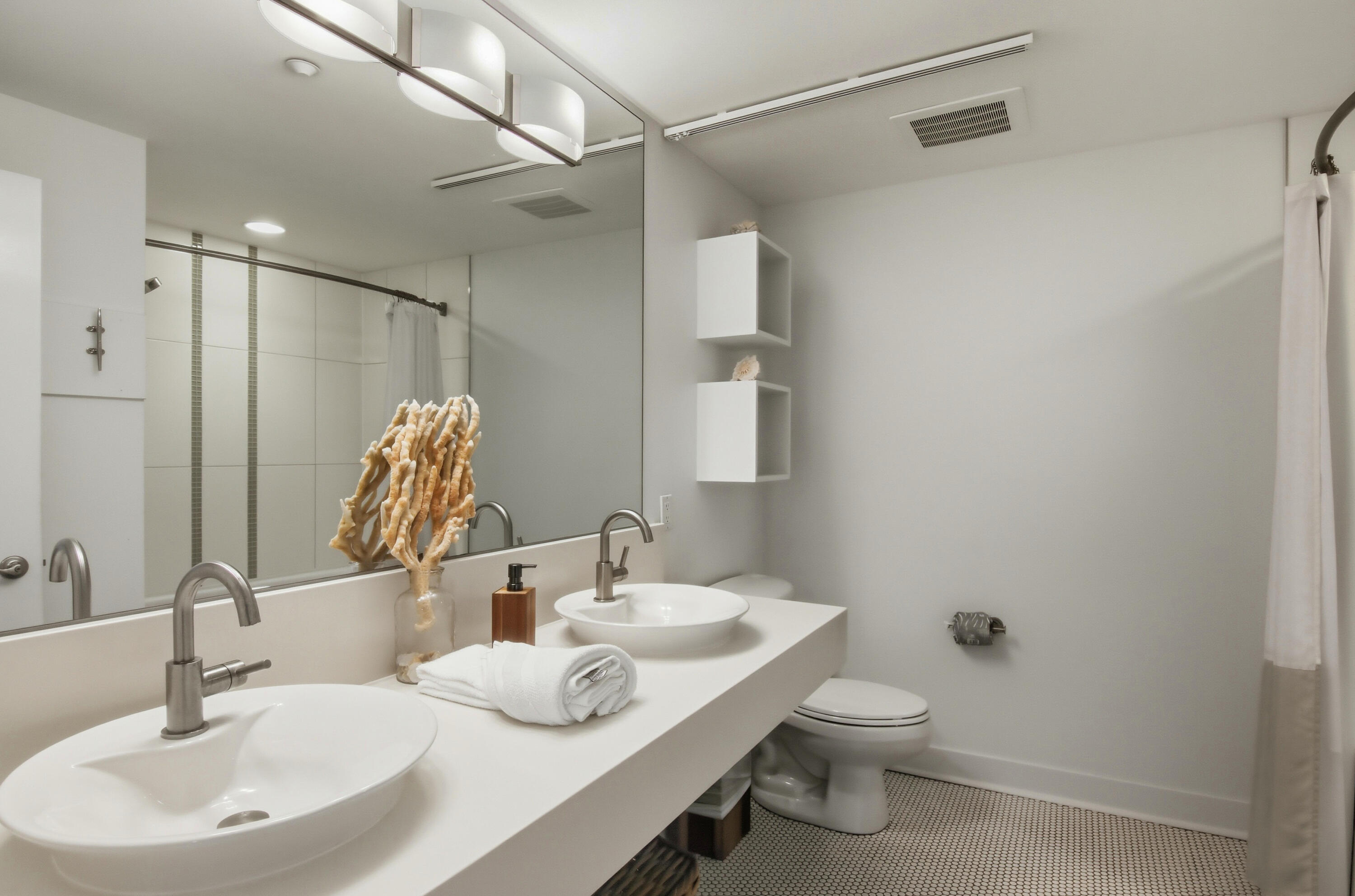 BAHIA CONDO - Residential