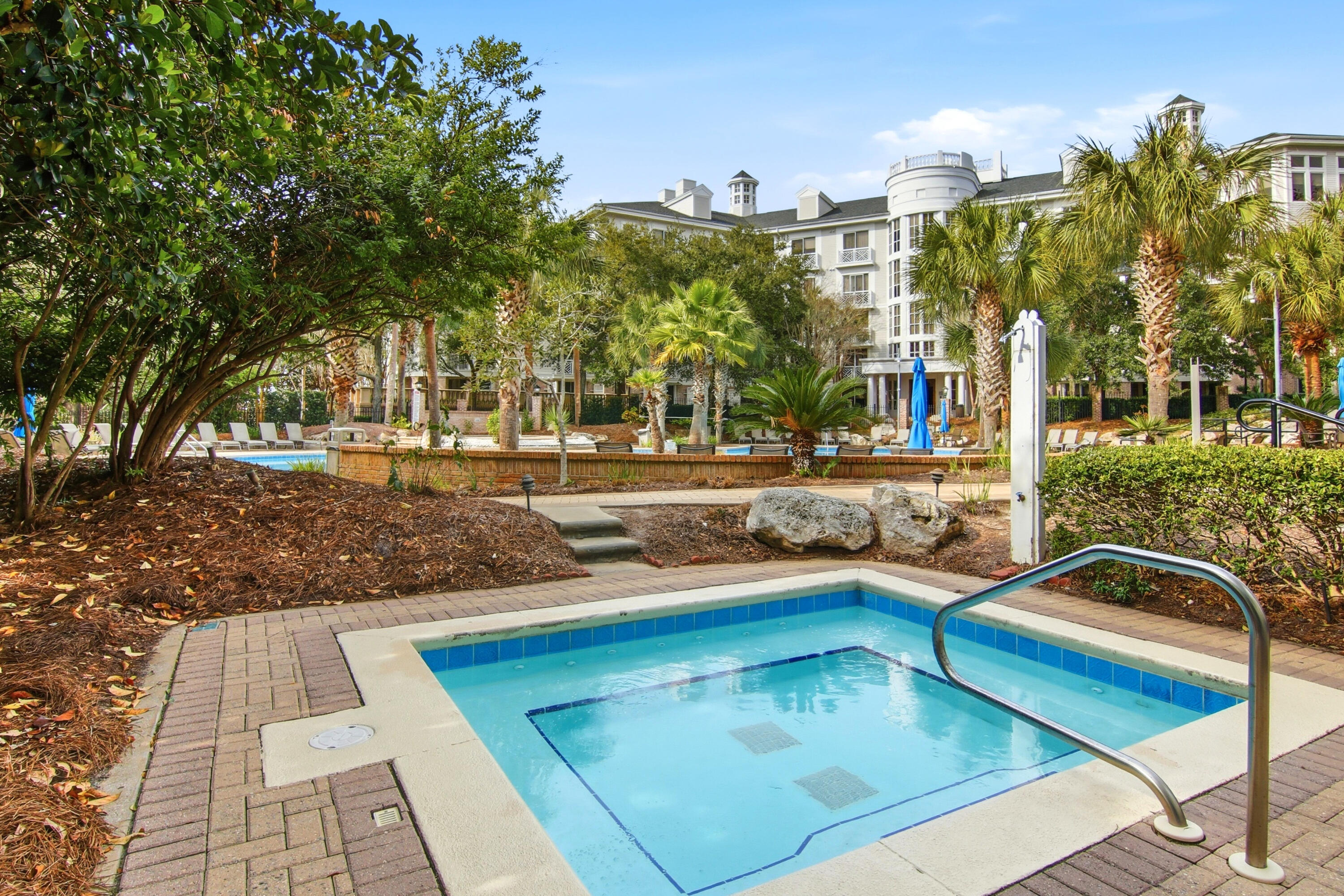 BAHIA CONDO - Residential