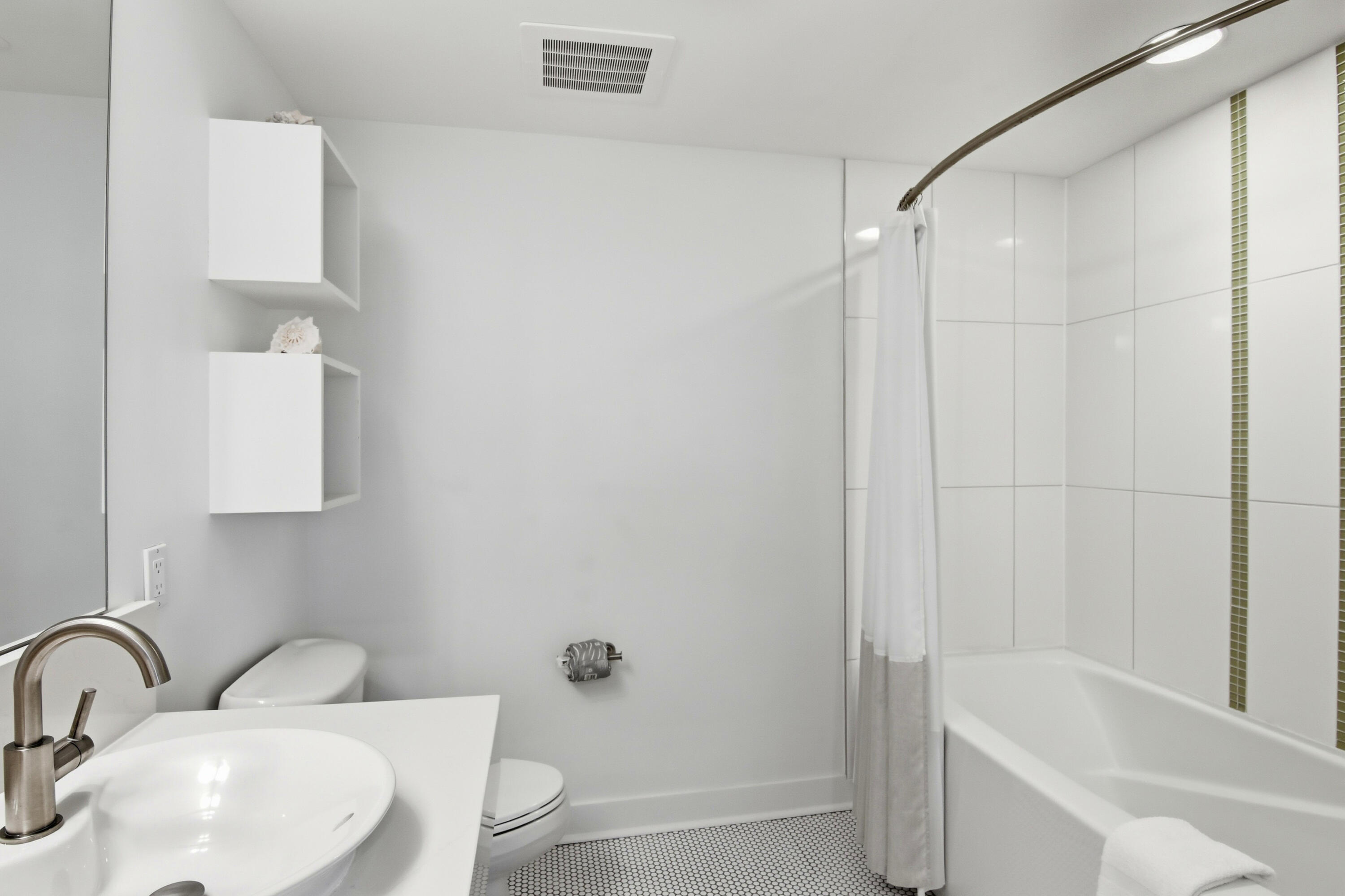 BAHIA CONDO - Residential