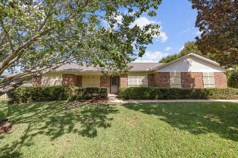 Photo of 1730 Village Parkway, Gulf Breeze, FL 32563 (MLS # 987706)