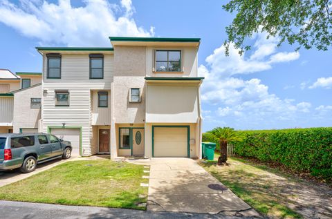 A home in Fort Walton Beach