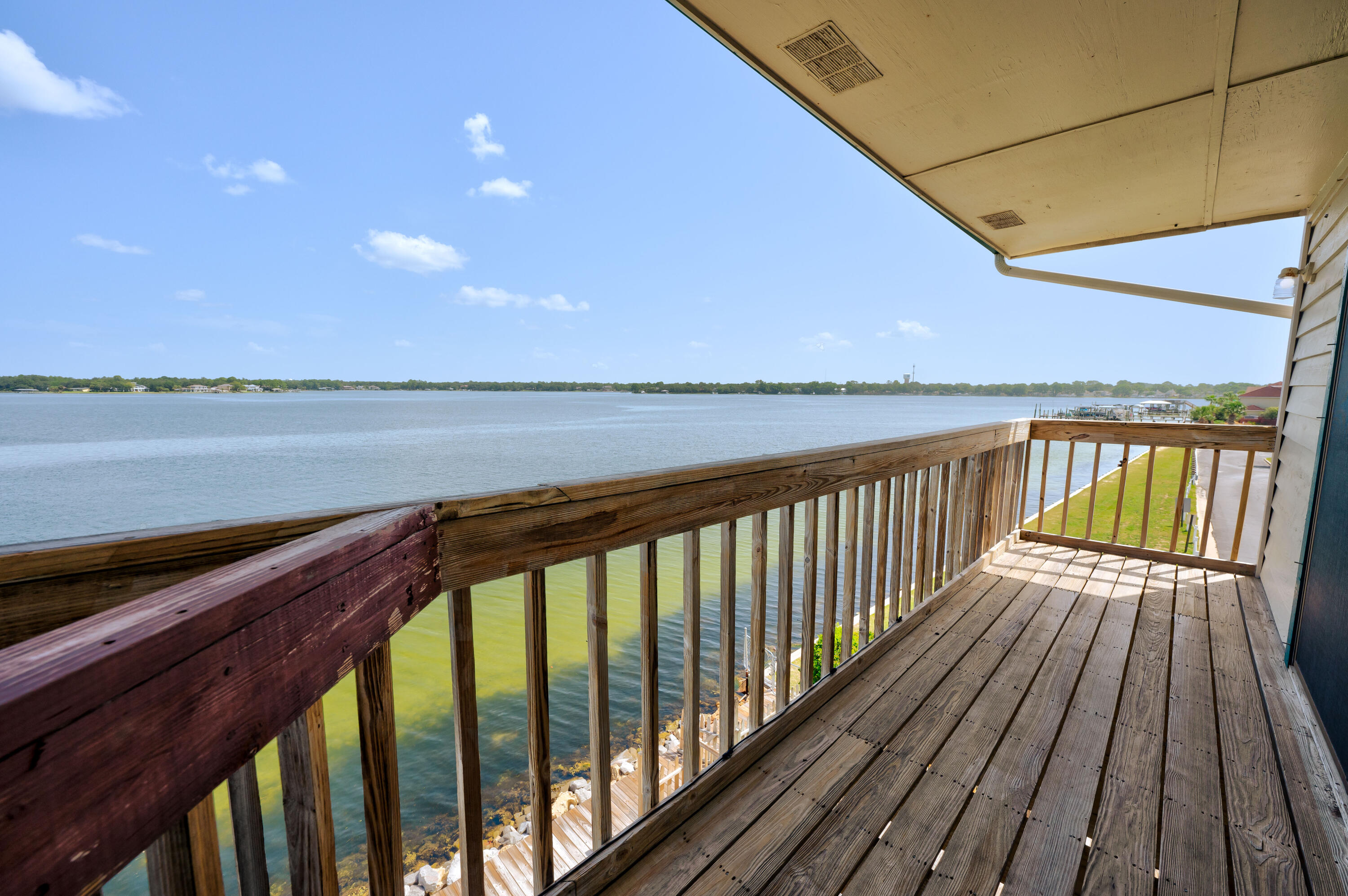 BAYOU PINES T/H - Residential