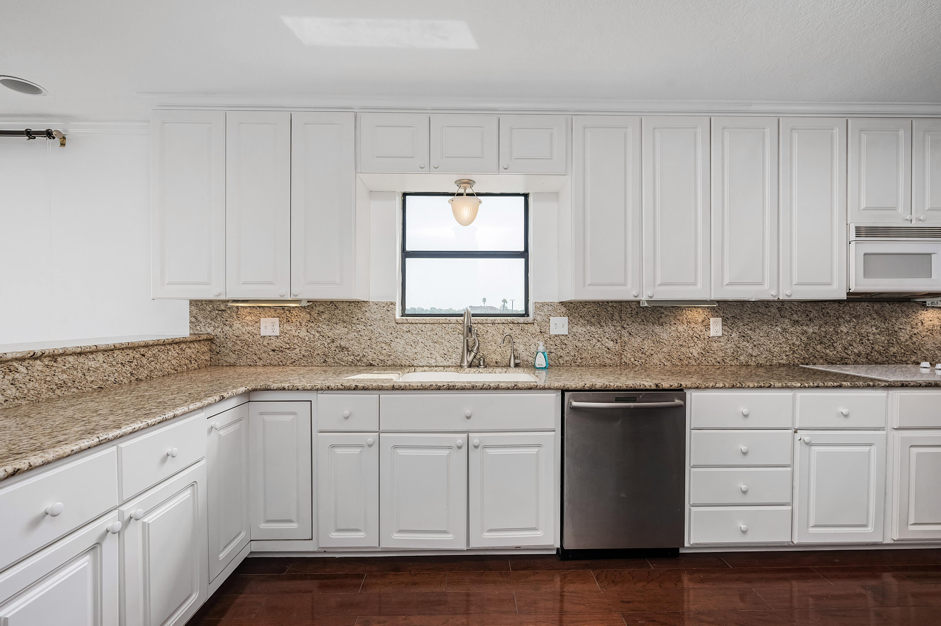 BAYOU PINES T/H - Residential