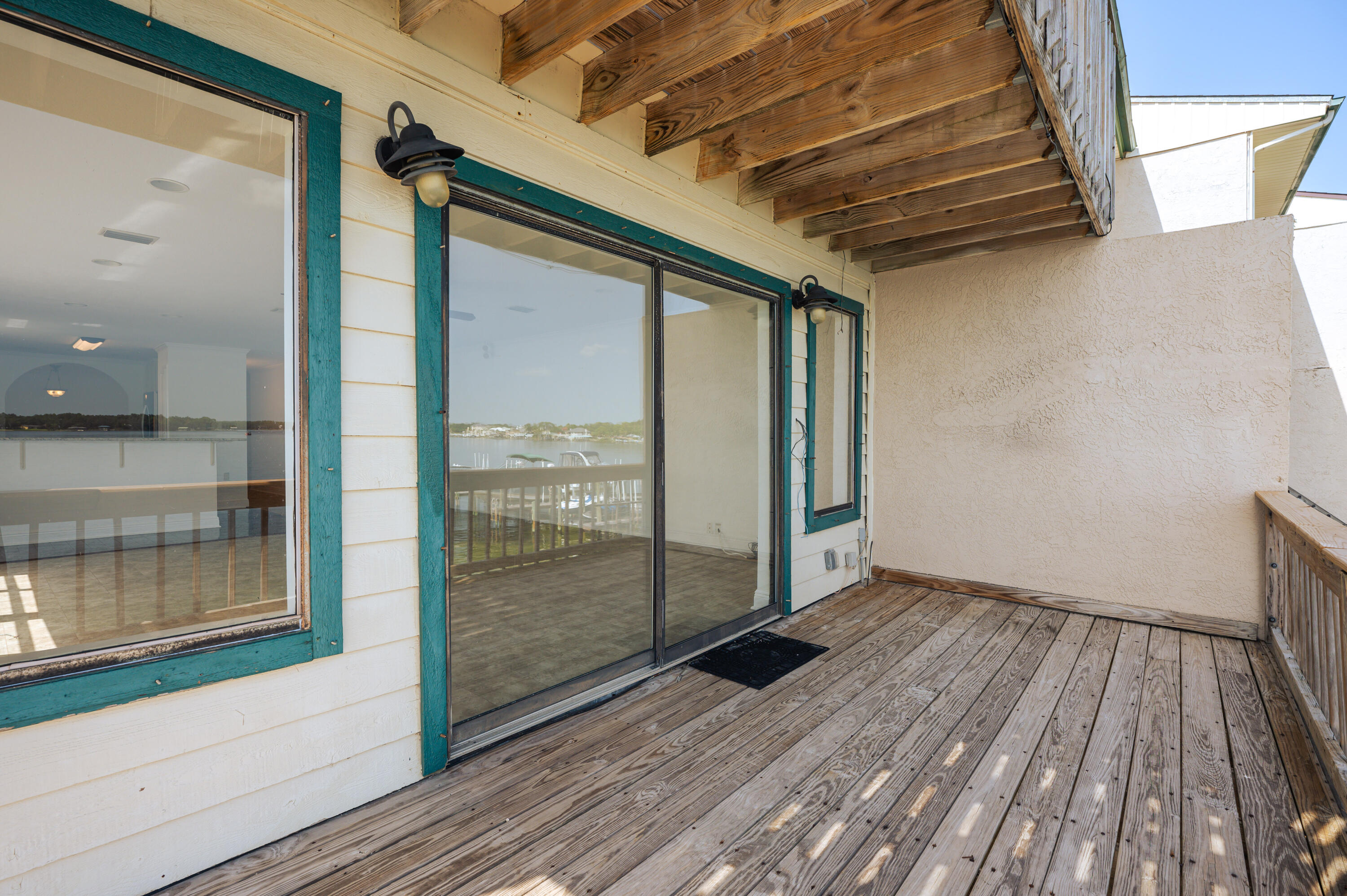 BAYOU PINES T/H - Residential