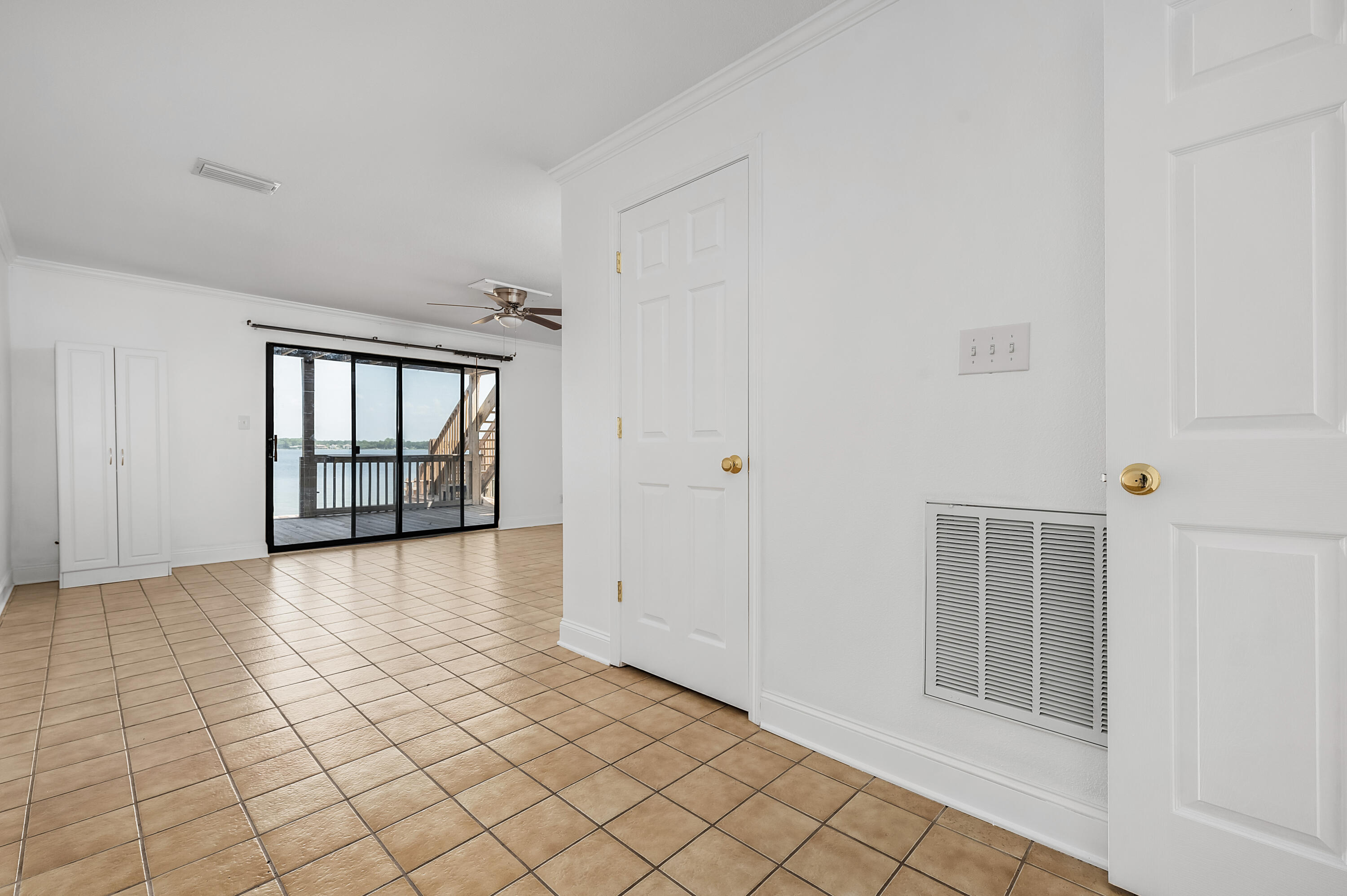 BAYOU PINES T/H - Residential