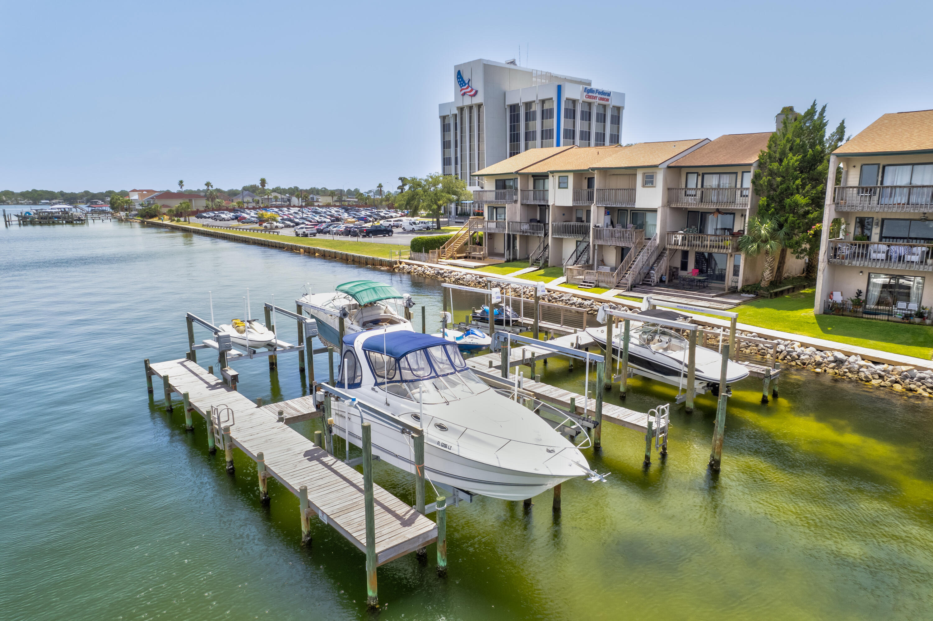 BAYOU PINES T/H - Residential