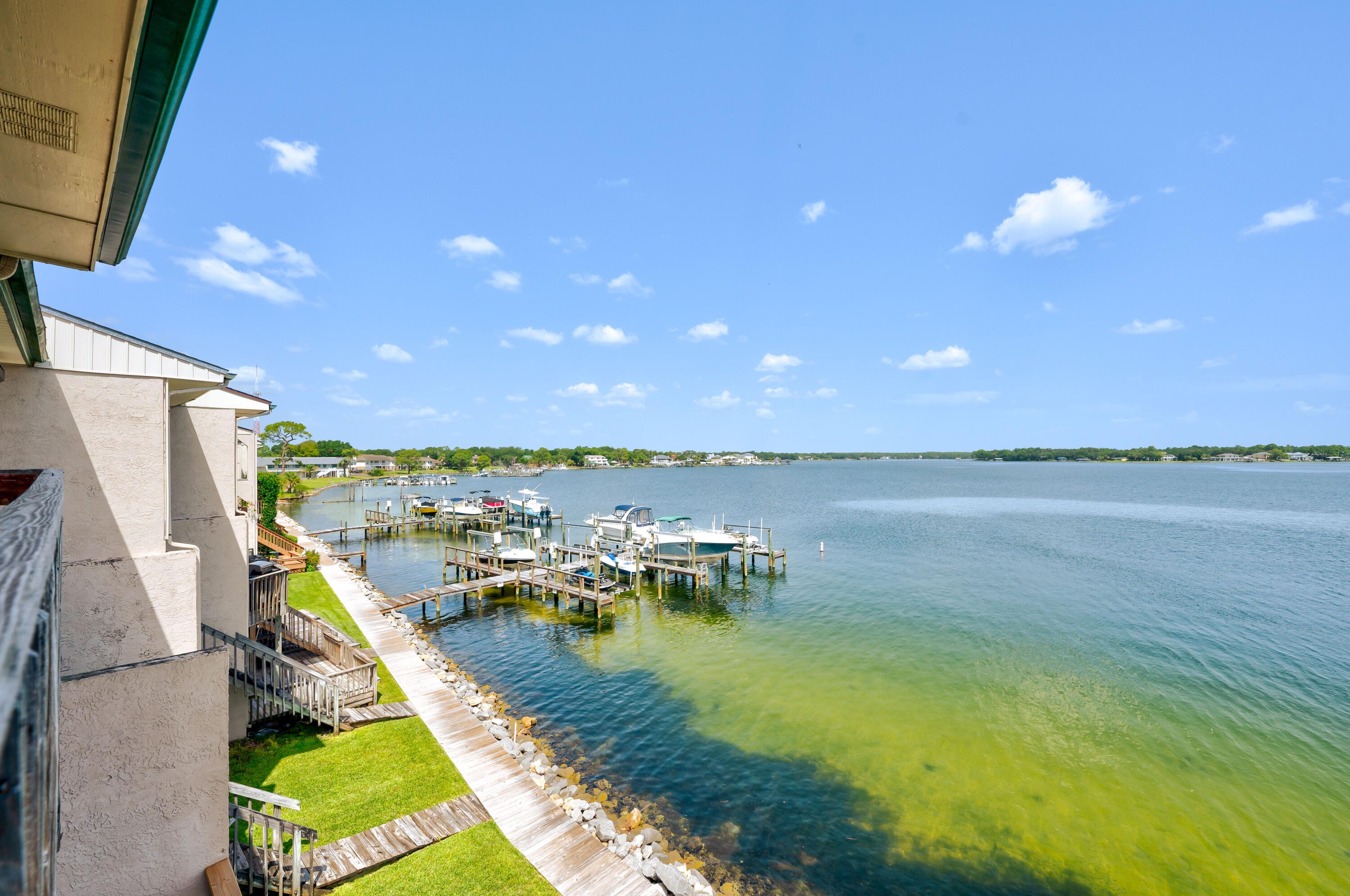 BAYOU PINES T/H - Residential